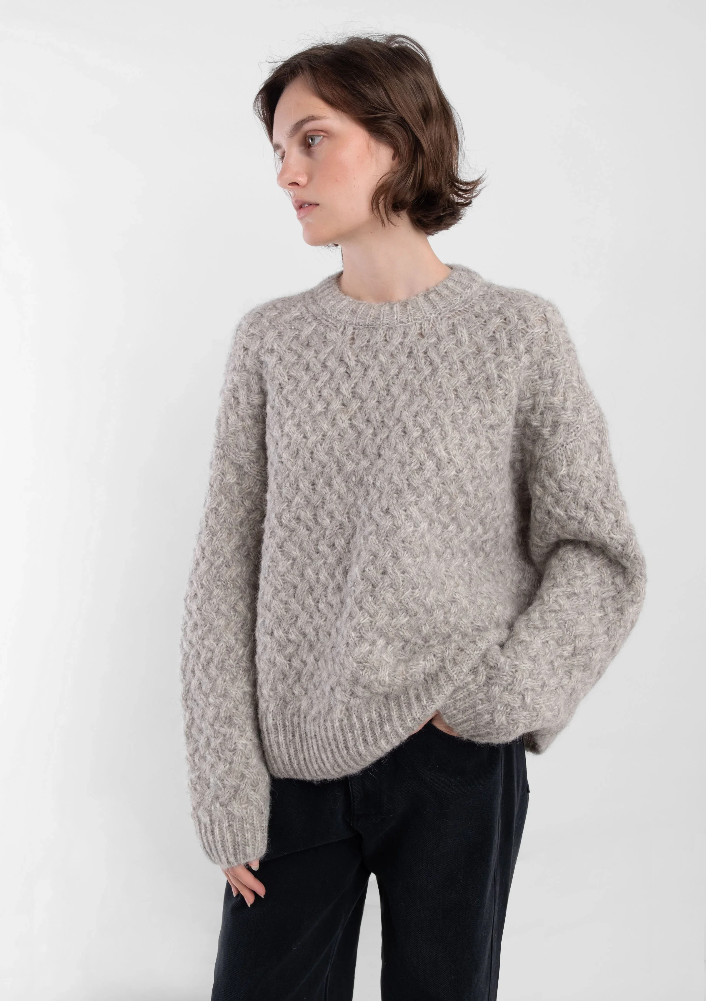 knitweavepulloverheathergrey5_ca94e14a-87fe-4165-bc37-5a8317627891.webp