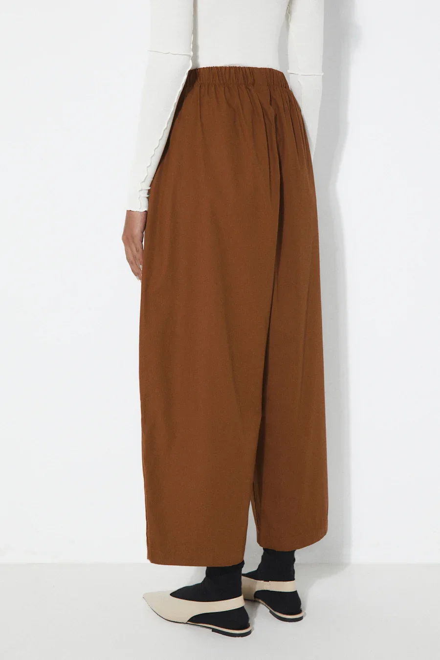 2665-PA-TA_TURIN_PANTS_TOBACCO_RITA_ROW_WOMEN_AW25_4_1728x.webp