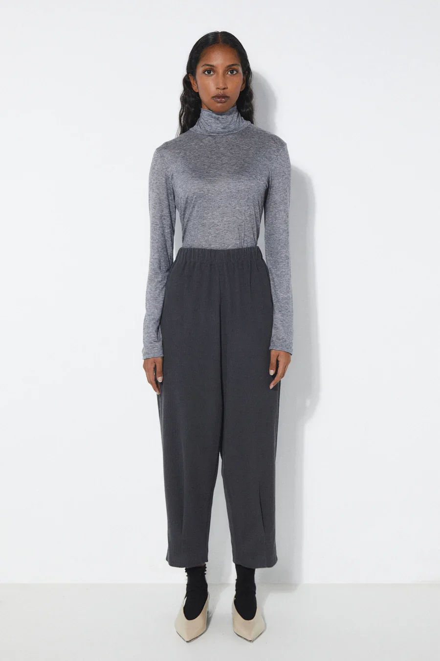 2604-PA-GR_DMITRI_PANTS_GREY_RITA_ROW_WOMEN_AW25_1_1728x.webp