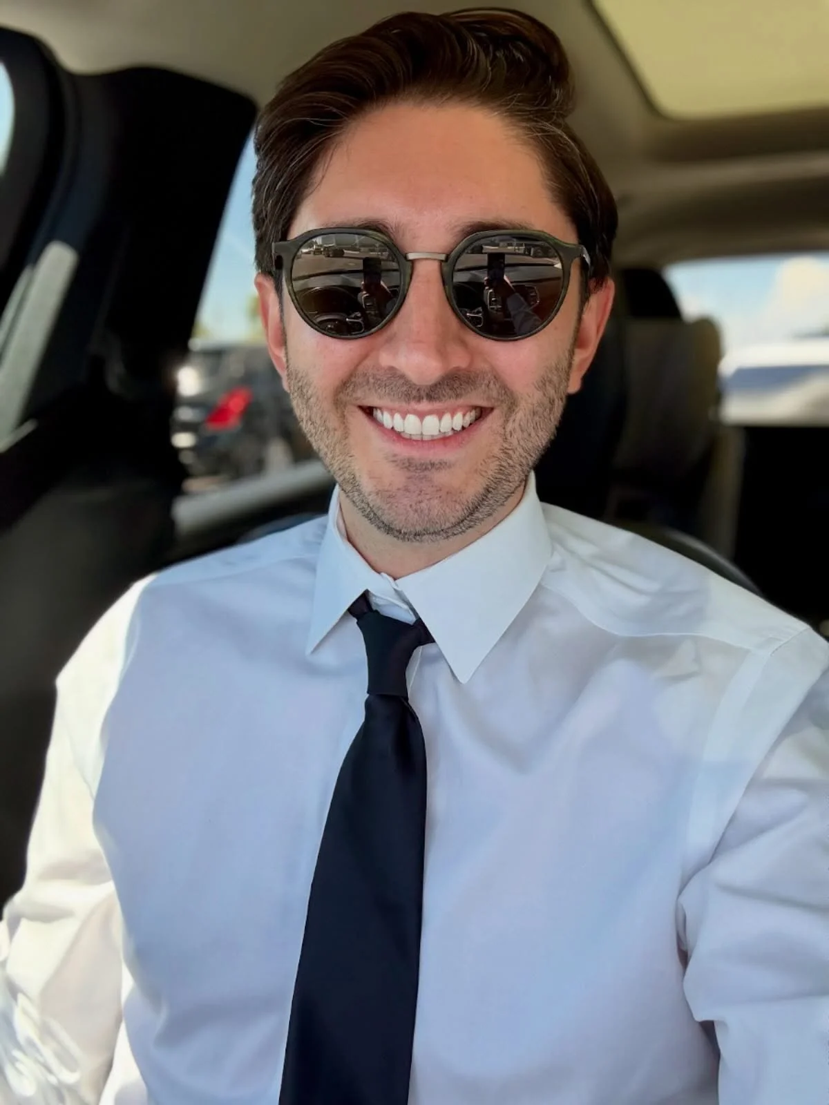 Back at it! Wayyy too hot for this gettup! 🎙️