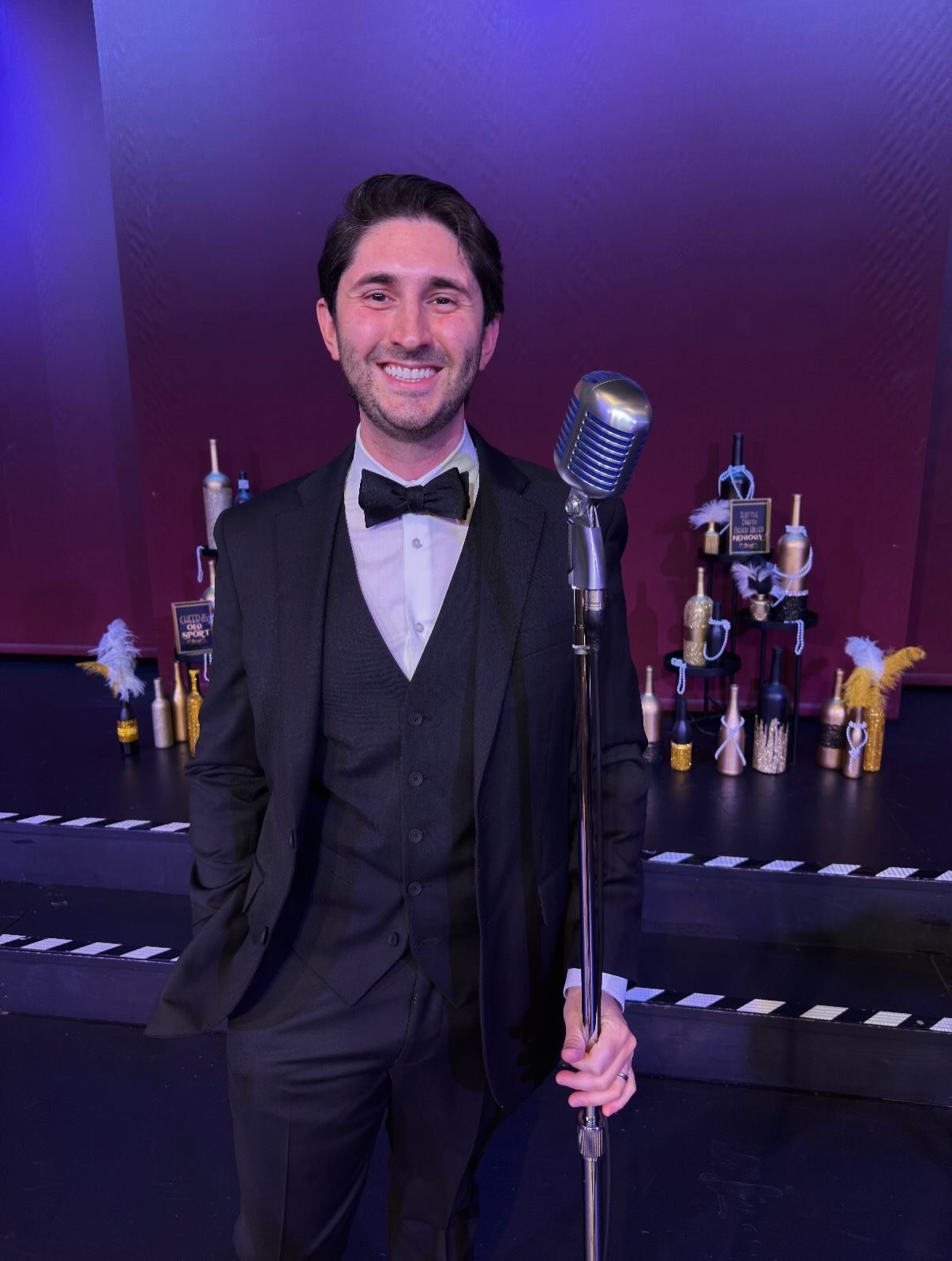 A wonderful performance yesterday afternoon! 🎙️ Such an honor to sing in the very space where I teach my students each week.

Thank you @mtviewpres @amybaldwinsta @skfurrier for having me, and a special shout out to @ellisgreenmusic on 🎹 #jazzsinge