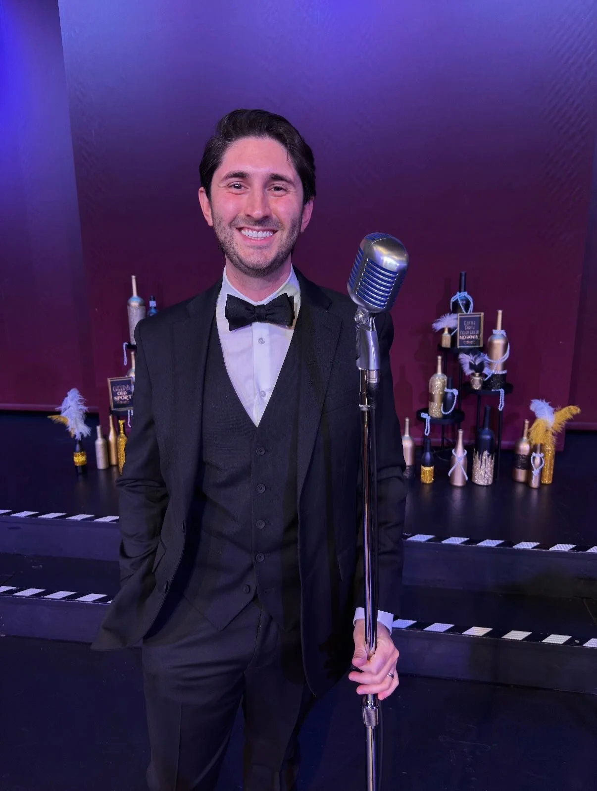 A wonderful performance yesterday afternoon! 🎙️ Such an honor to sing in the very space where I teach my students each week.

Thank you @mtviewpres @amybaldwinsta @skfurrier for having me, and a special shout out to @ellisgreenmusic on 🎹 #jazzsinge