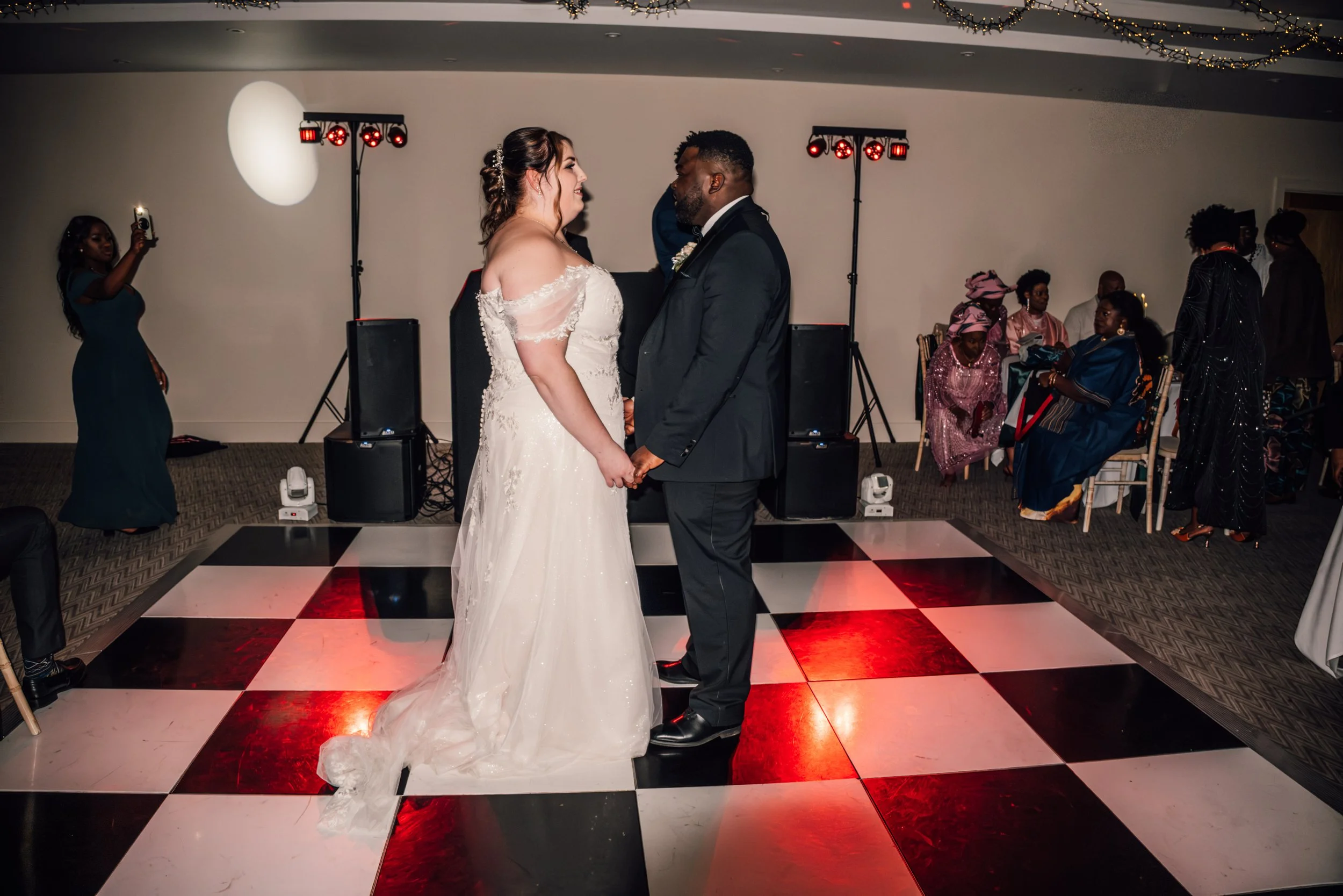 Amelia&Danjuma(FirstDance)-1.jpg