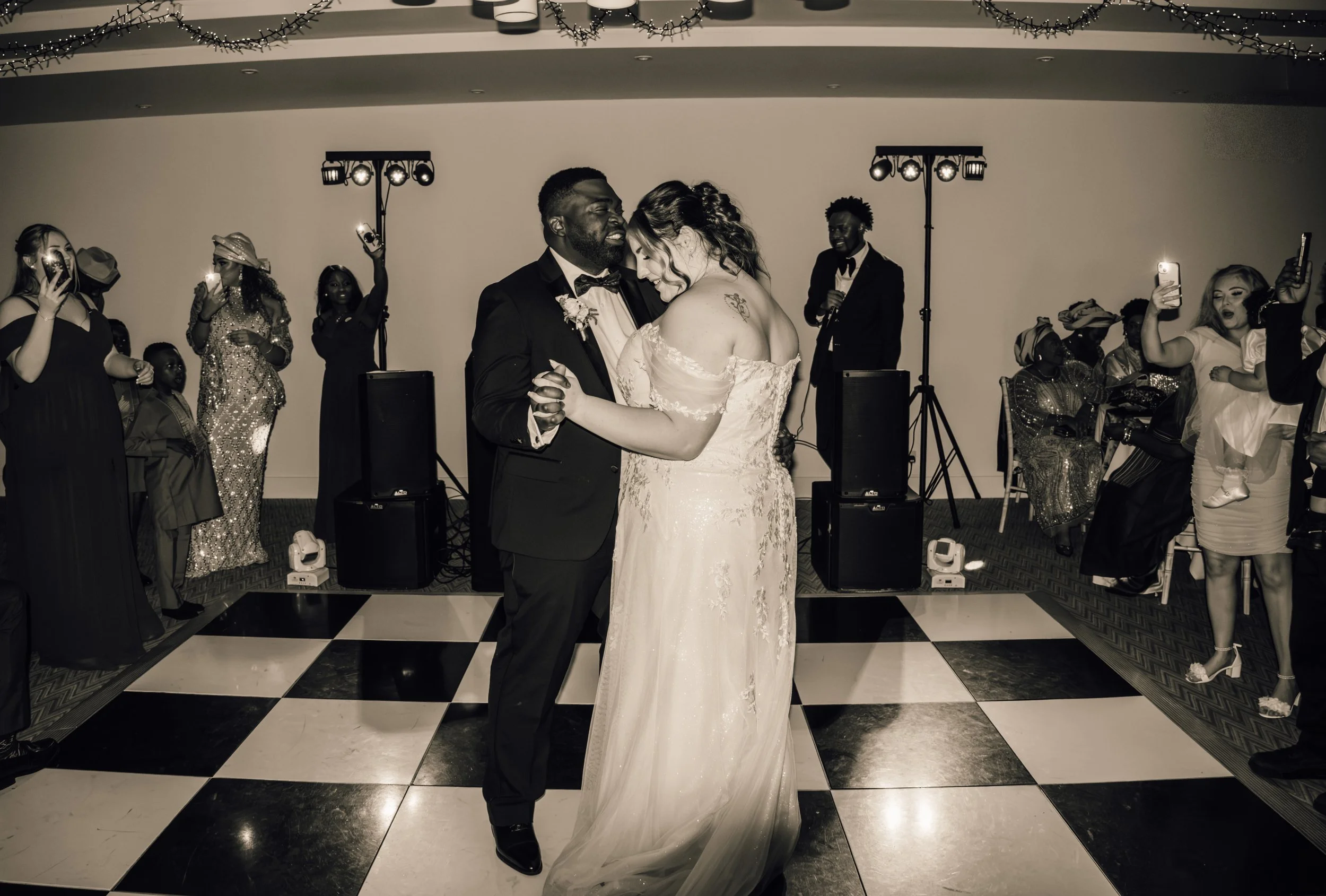 Amelia&Danjuma(FirstDance)-5.jpg