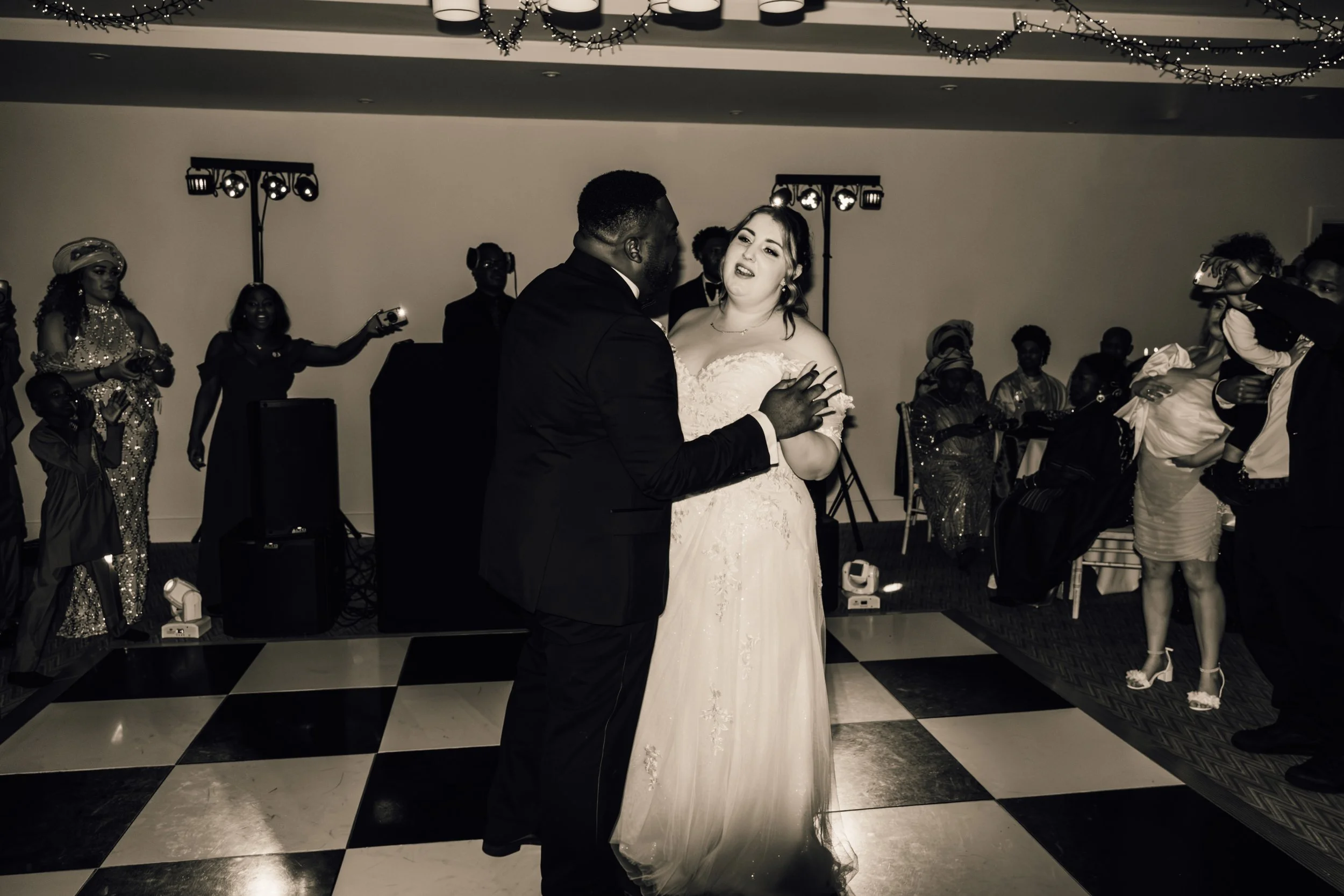 Amelia&Danjuma(FirstDance)-23.jpg