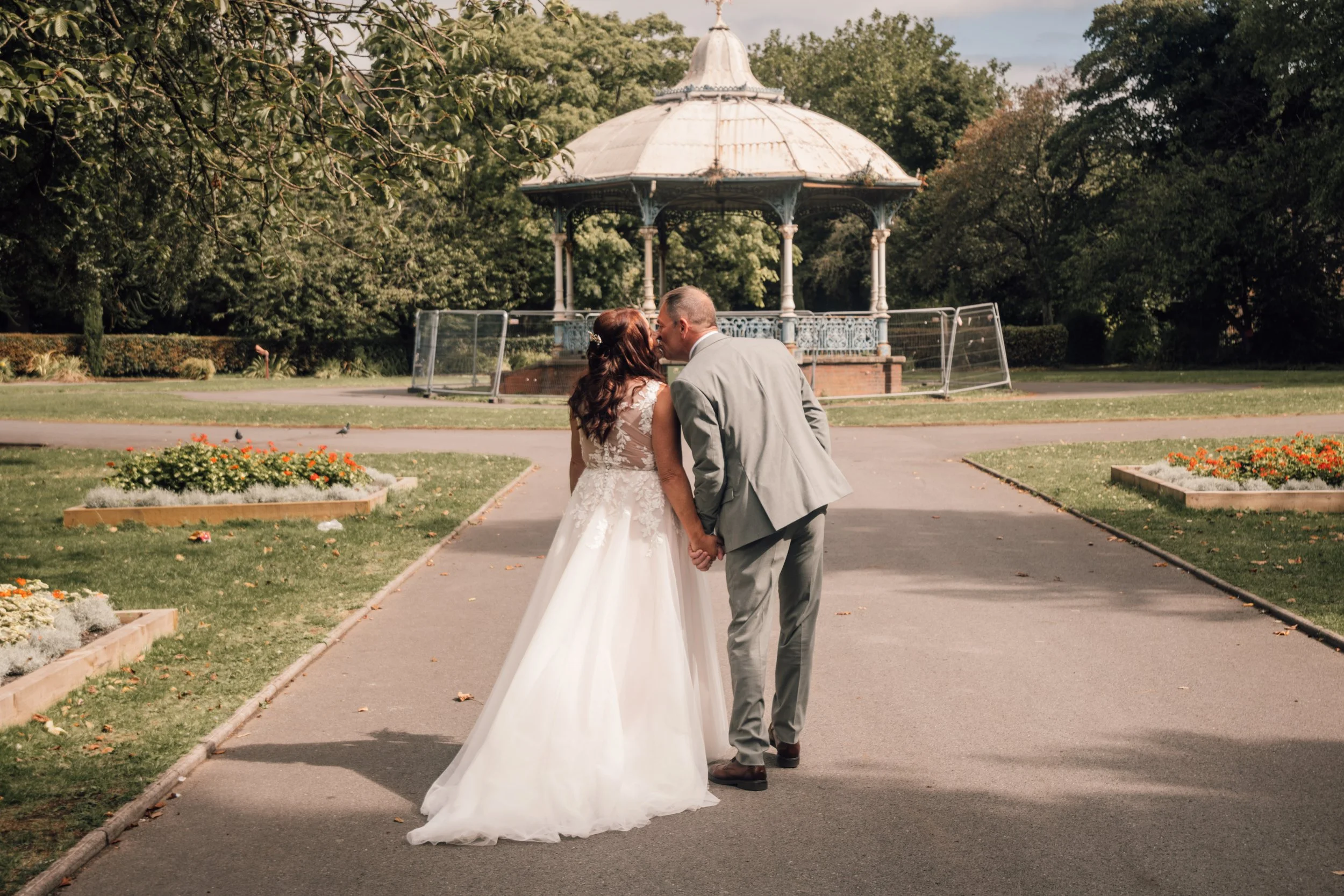 R&A-Bride&GroomPortraits-4.jpg