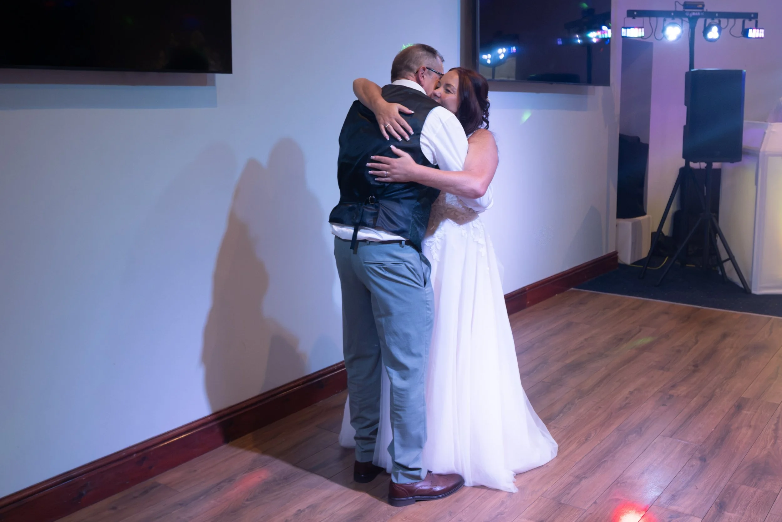 R&A-FirstDance-2.jpg
