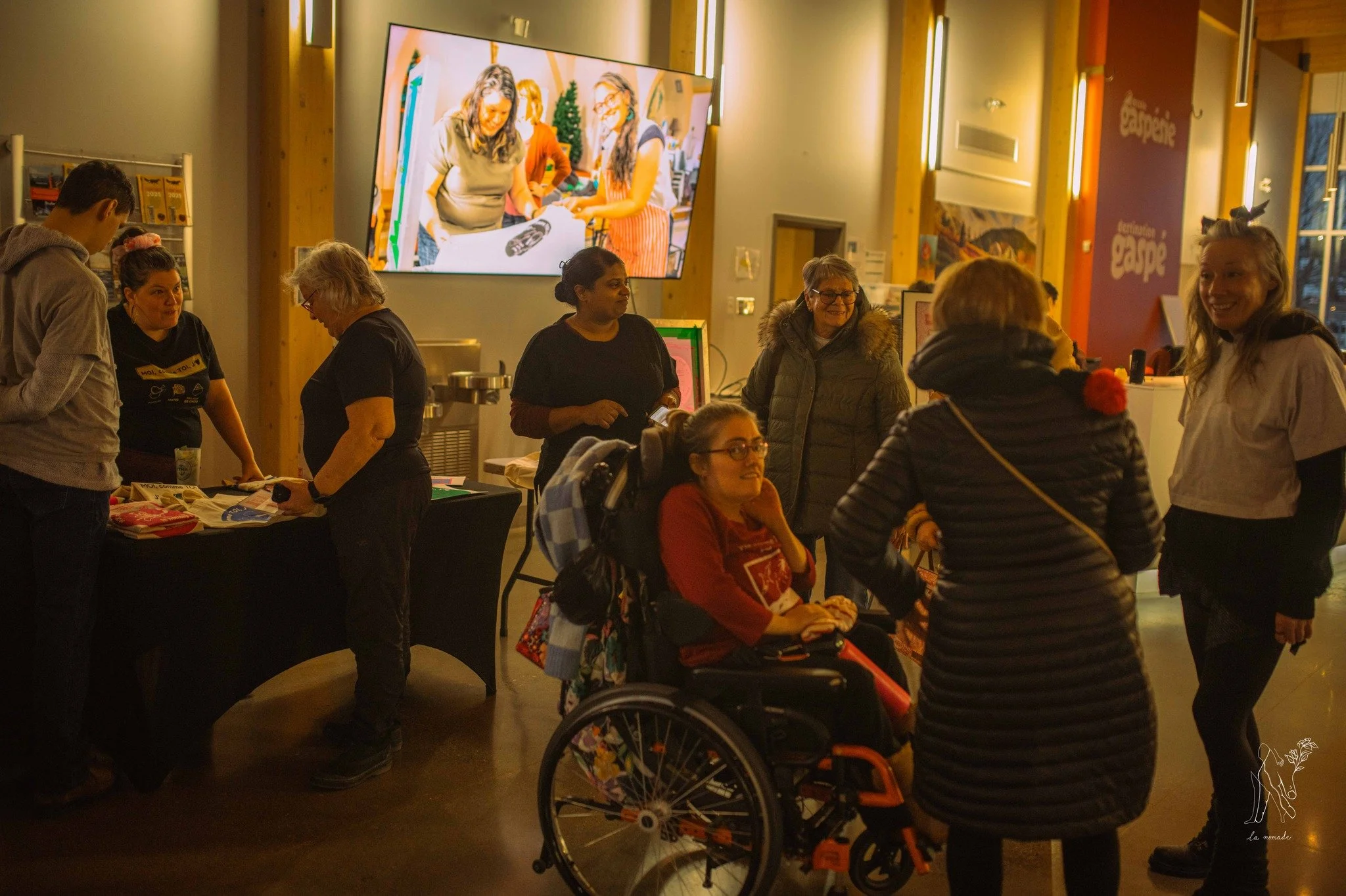 Aujourd'hui, retour en images sur le projet MOI, comme TOI, J'❤️ !

Au printemps 2025, l'Association des Personnes Handicap&eacute;es de Gasp&eacute; nous a invit&eacute; &agrave; mettre en &oelig;uvre un projet avec les membres de l'association sur 