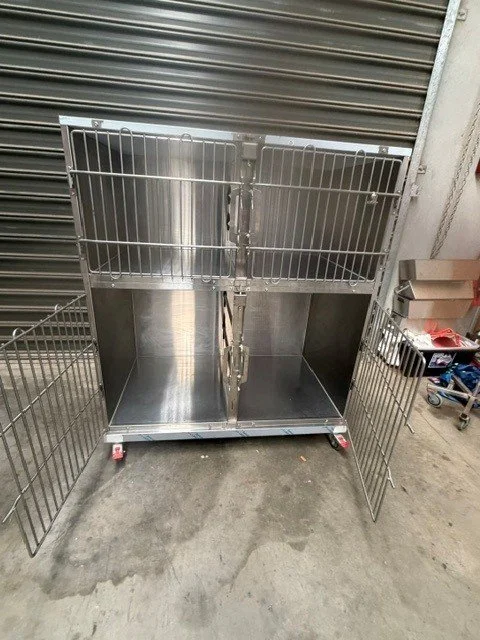 Cages.3.jpg