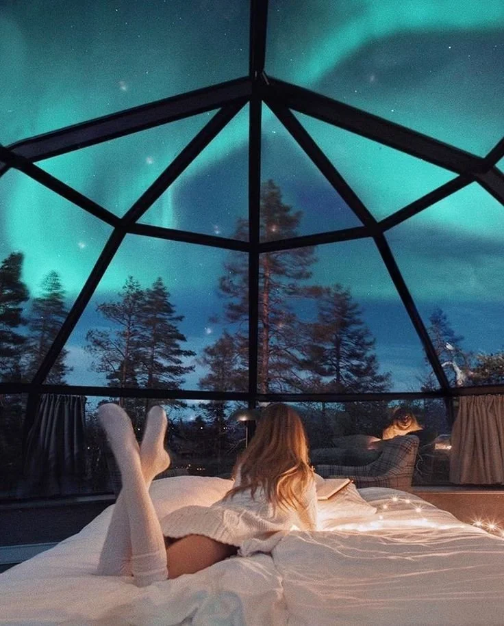 Northern Lights & Nordic Solitude
Sleep under the auroras. Dogsledding. Glacier treks. Igloo suites. Welcome to the silence of wonder.