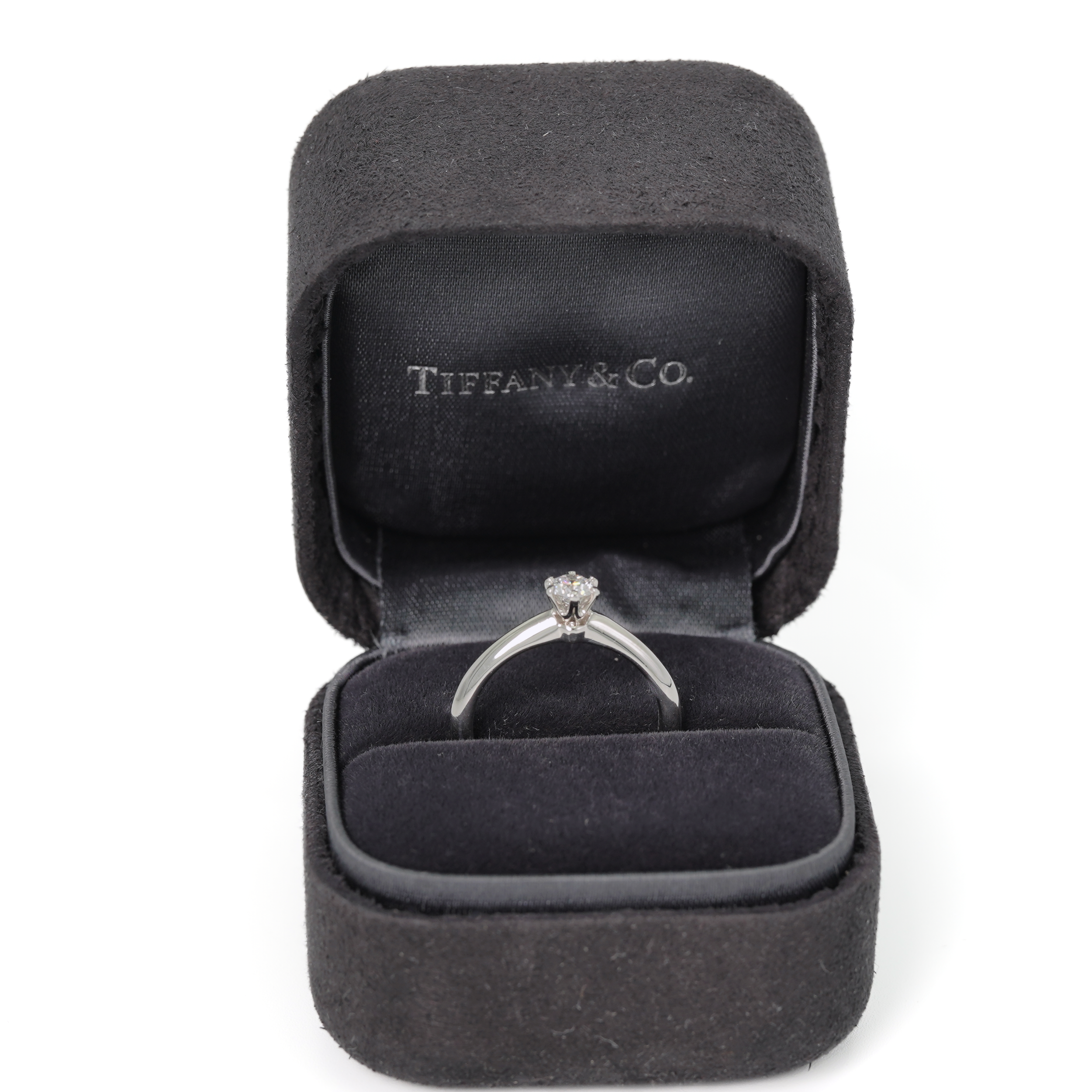 Tiffany-Knife-Edge-Engagement-Ring 2.png