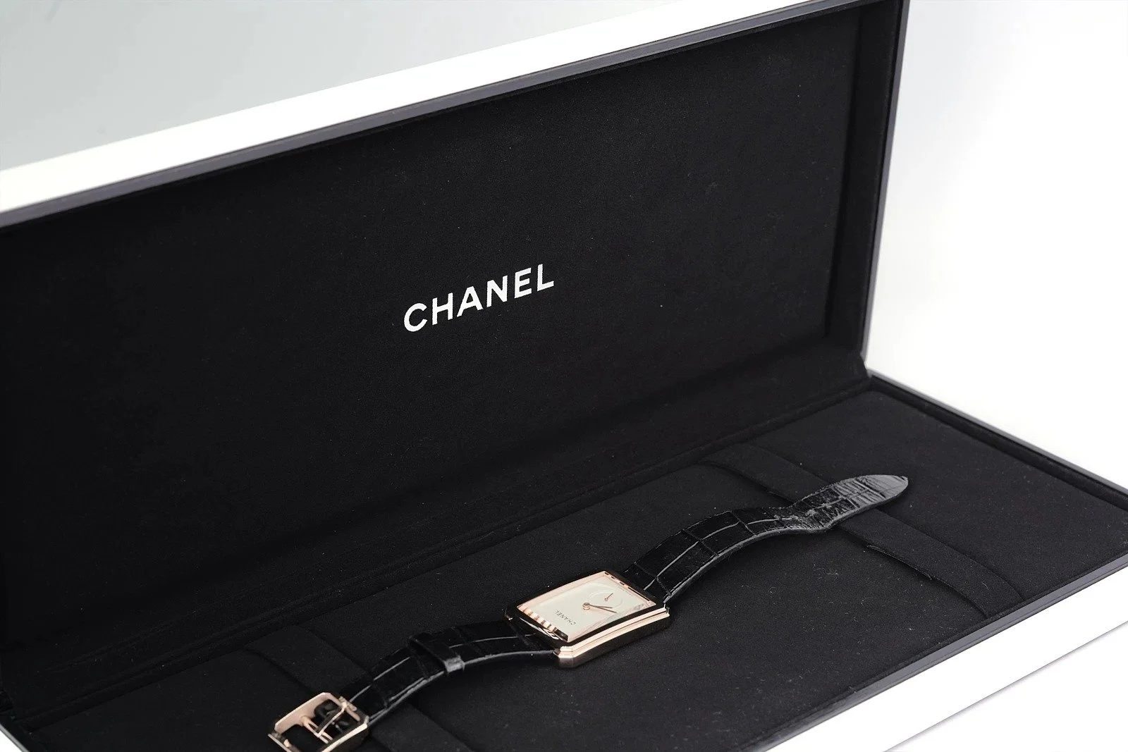 Chanel Boy-Friend H6589 18K Beige Gold Swiss Made Watch Full Set