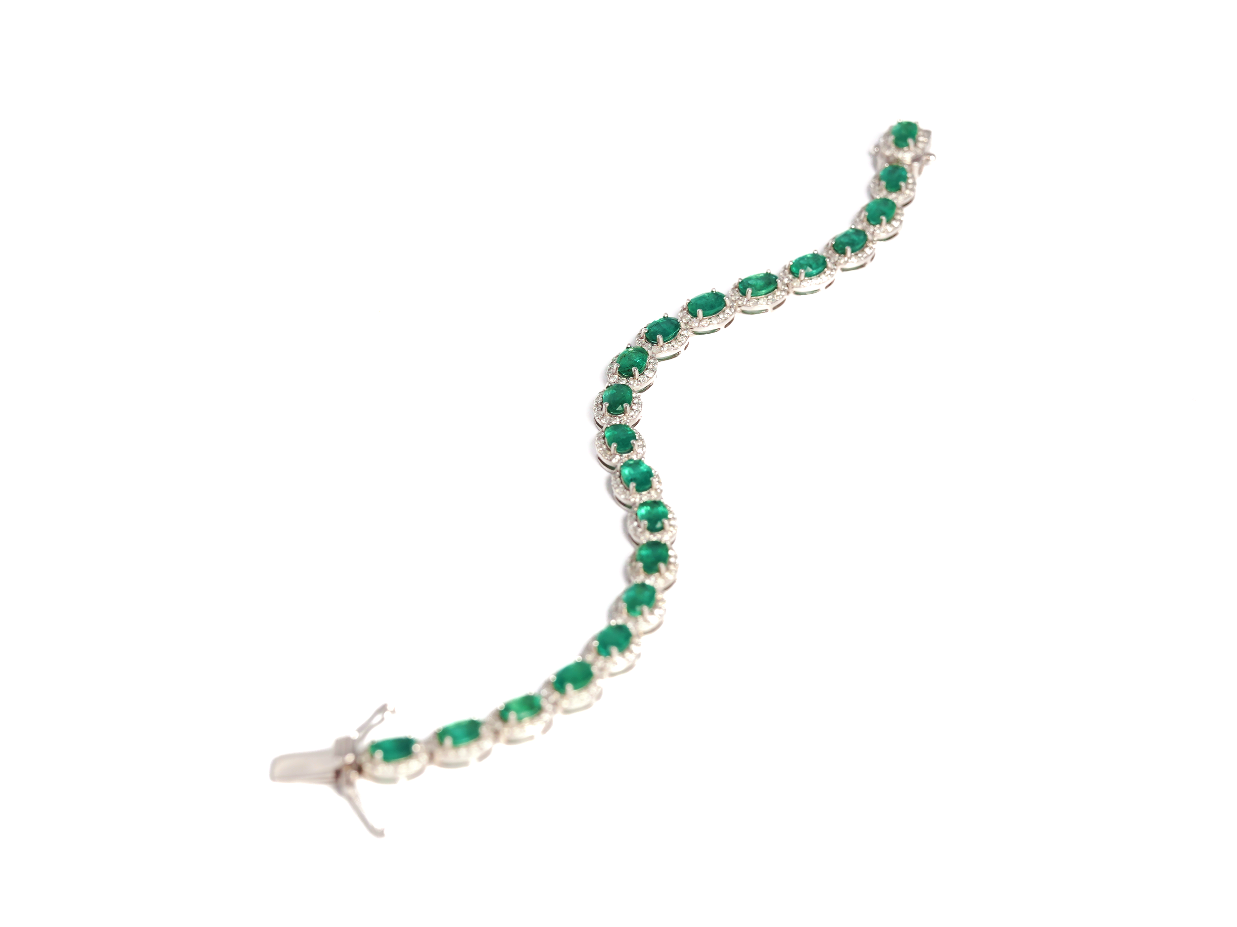 ovalplatinumemeraldbracelet 7.png