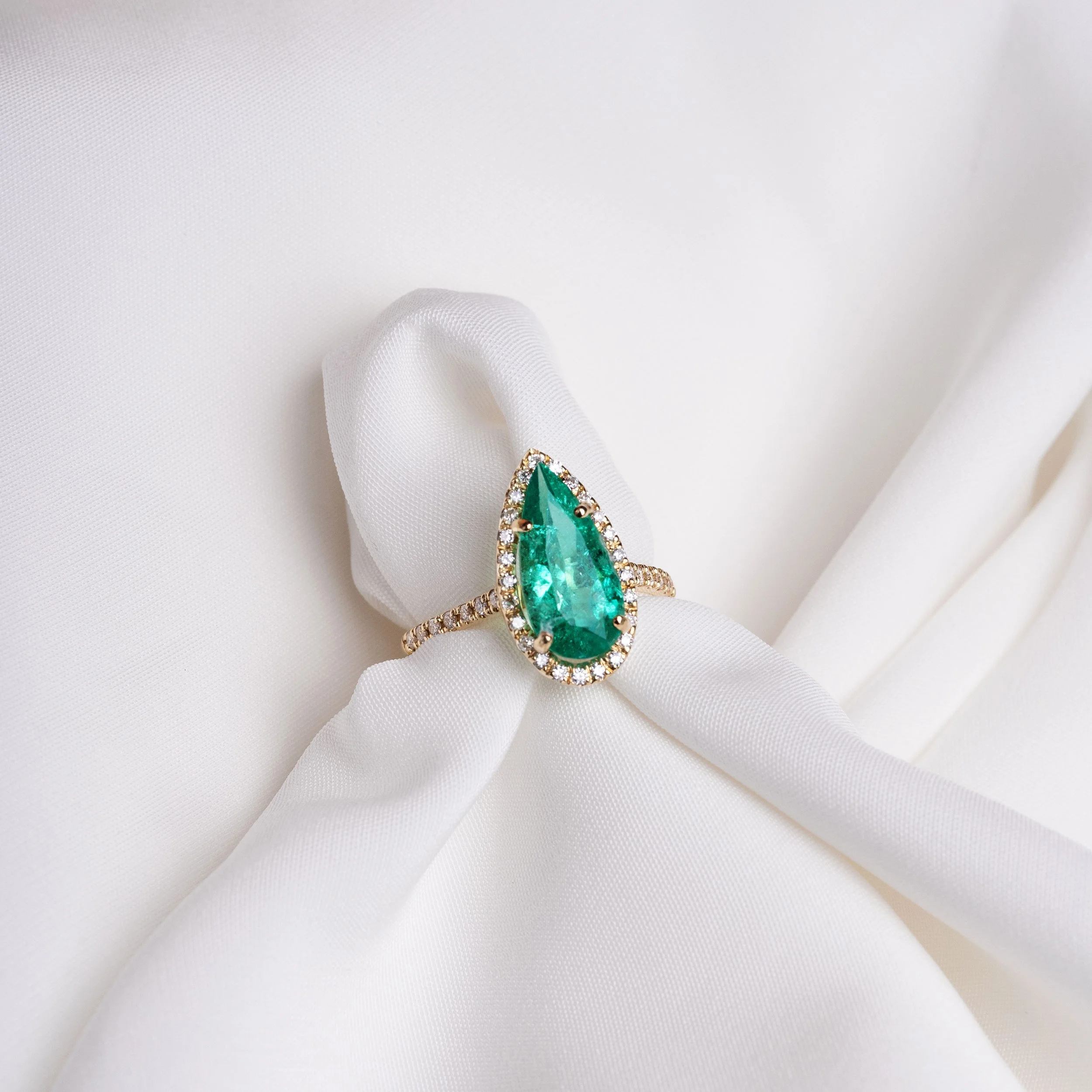 Colombain Emerald Ring