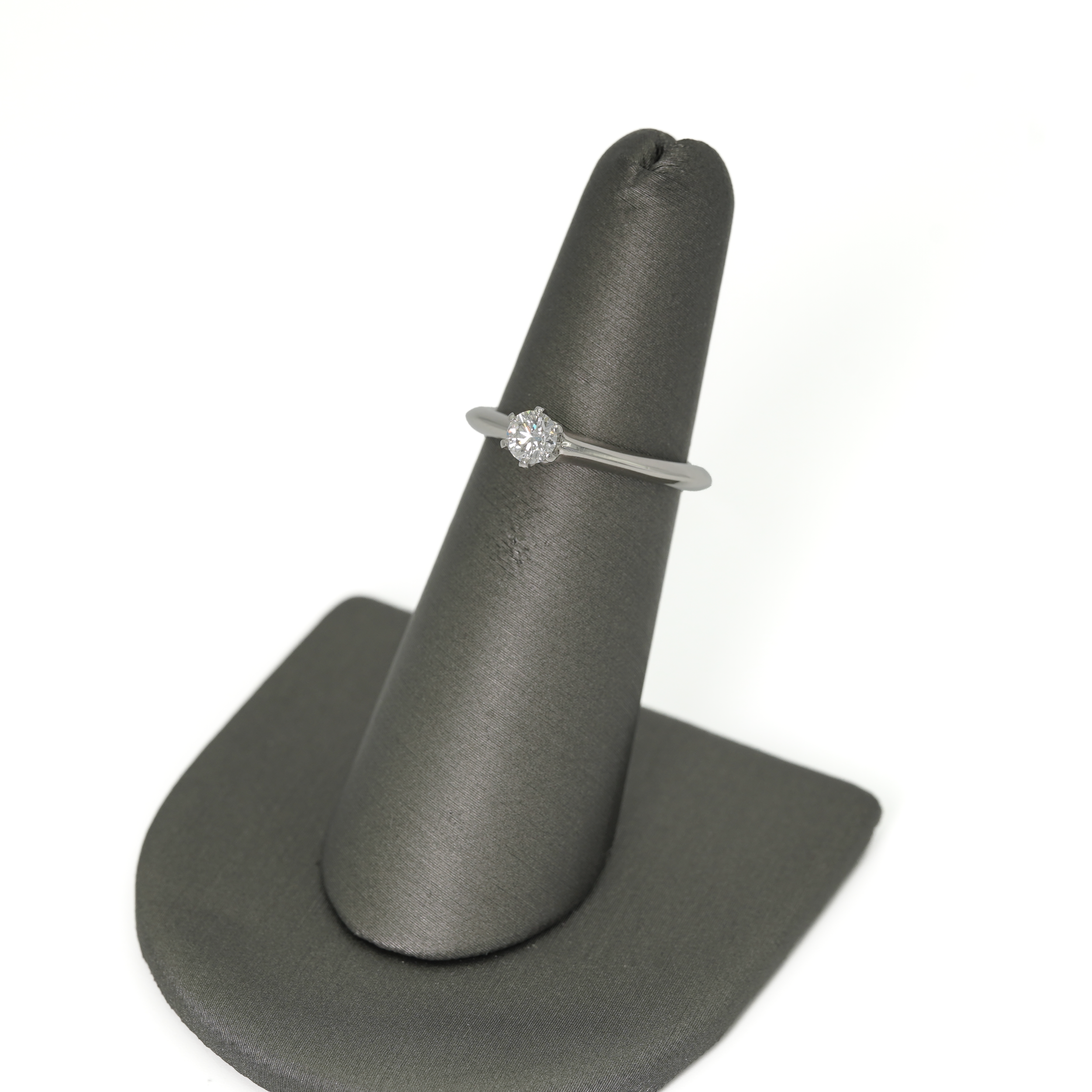 Tiffany-Knife-Edge-Engagement-Ring 8.png