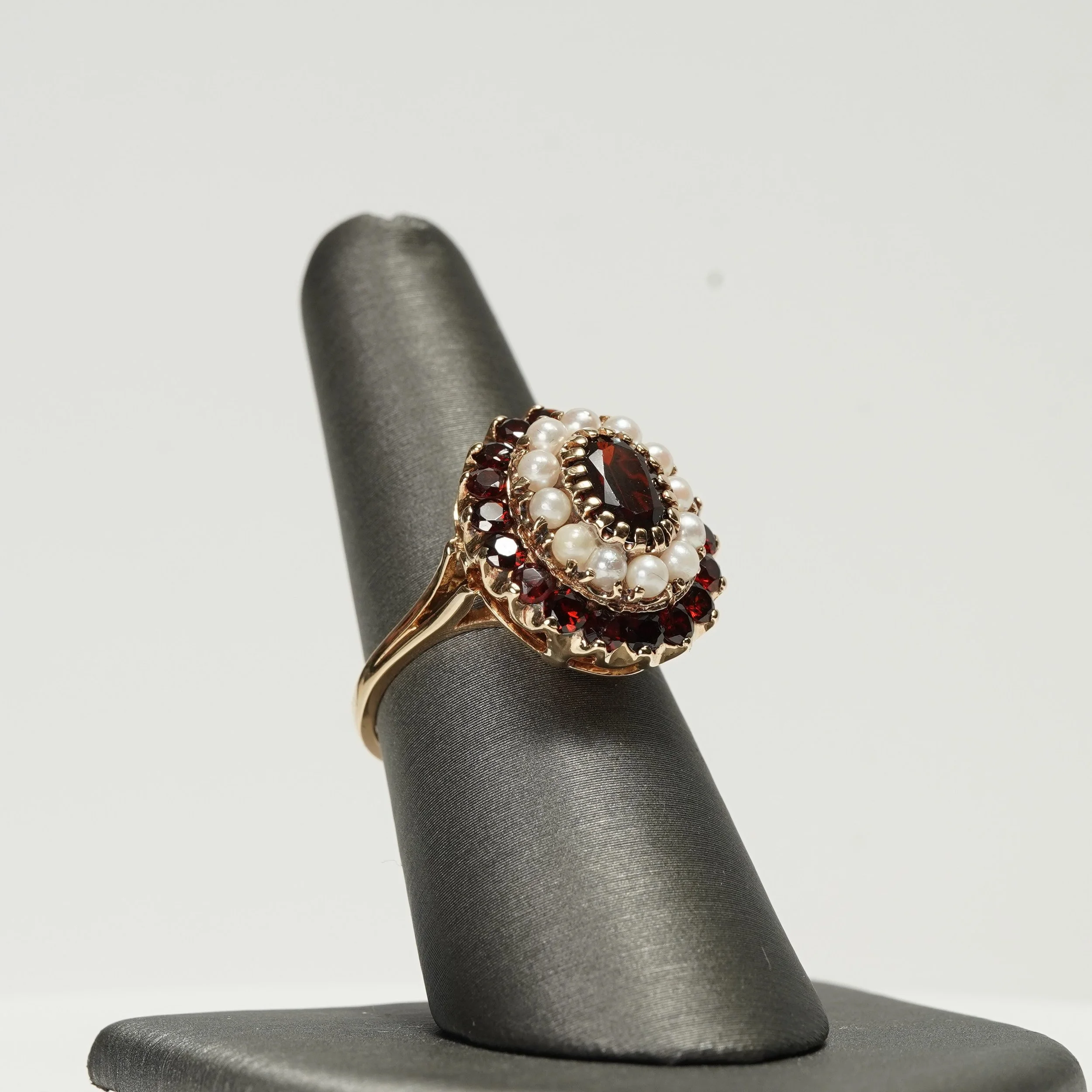 14K Yellow Gold Natural Garnet Pearl Halo Cluster Ring Vintage Estate | Size 7.25 | Total weight 6.7G
