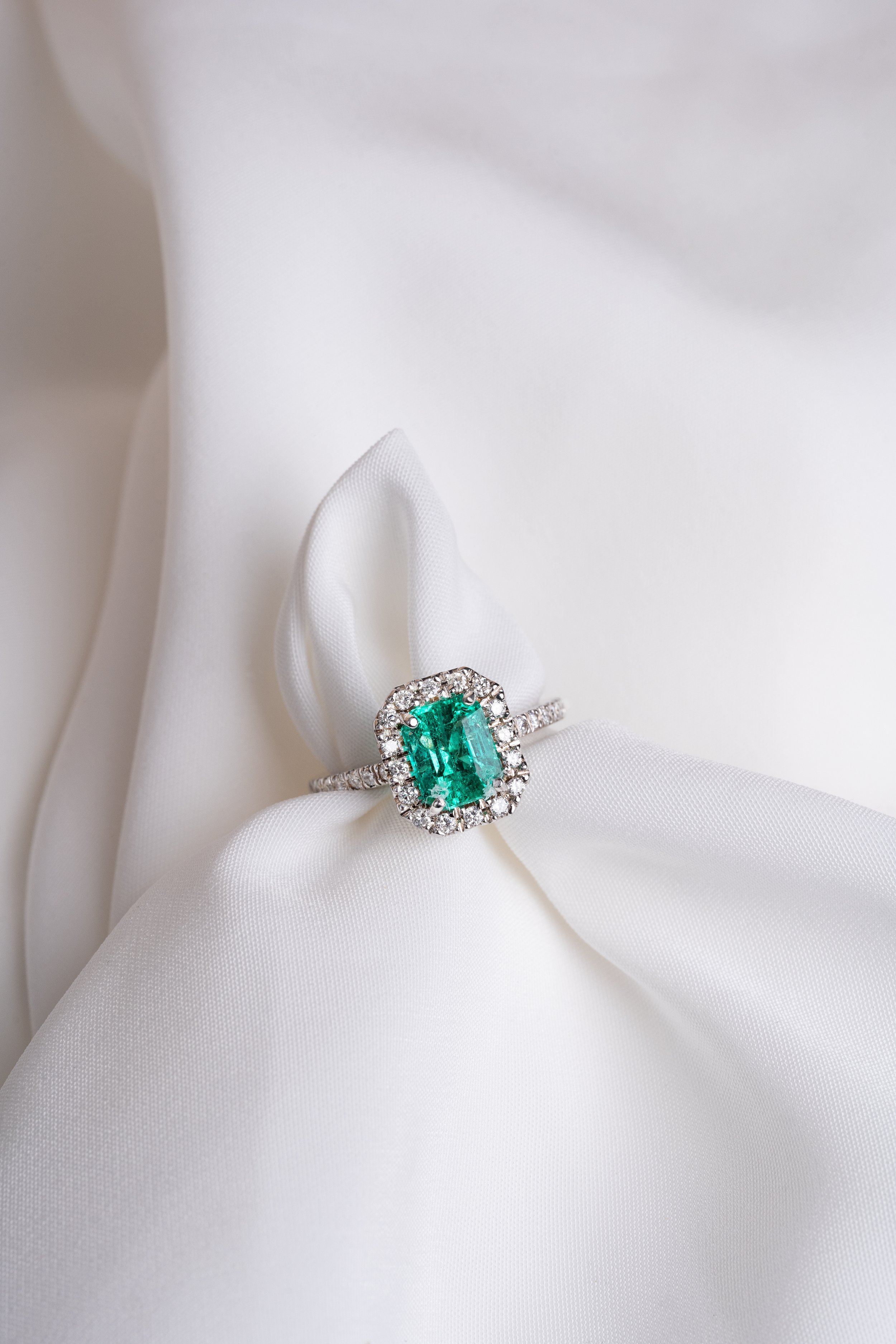Lush Emerald Ring