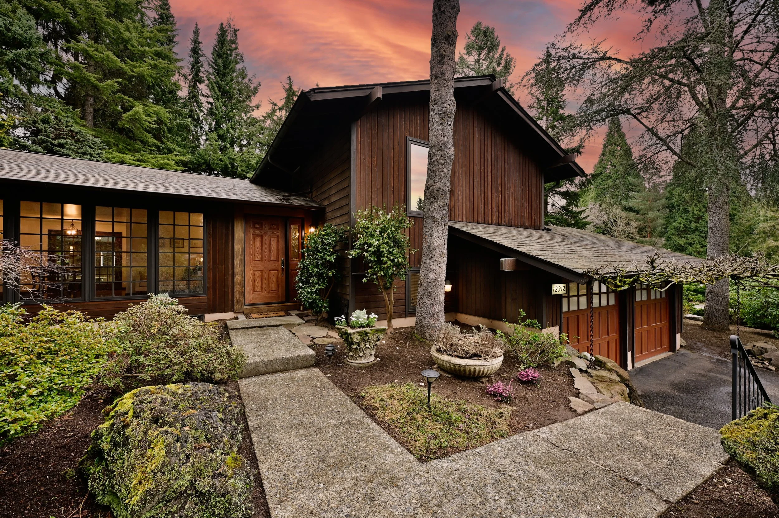 12912-NE30th-Bellevue_001.jpg