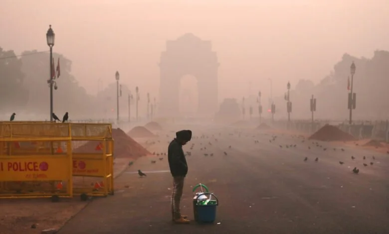 Nova Delhi fecha escolas e fábricas devido à poluição atmosférica