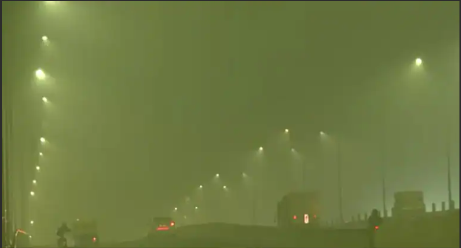 Delhi Pollution Worsens, Air Quality Turns Severe, Thick Smog Covers City