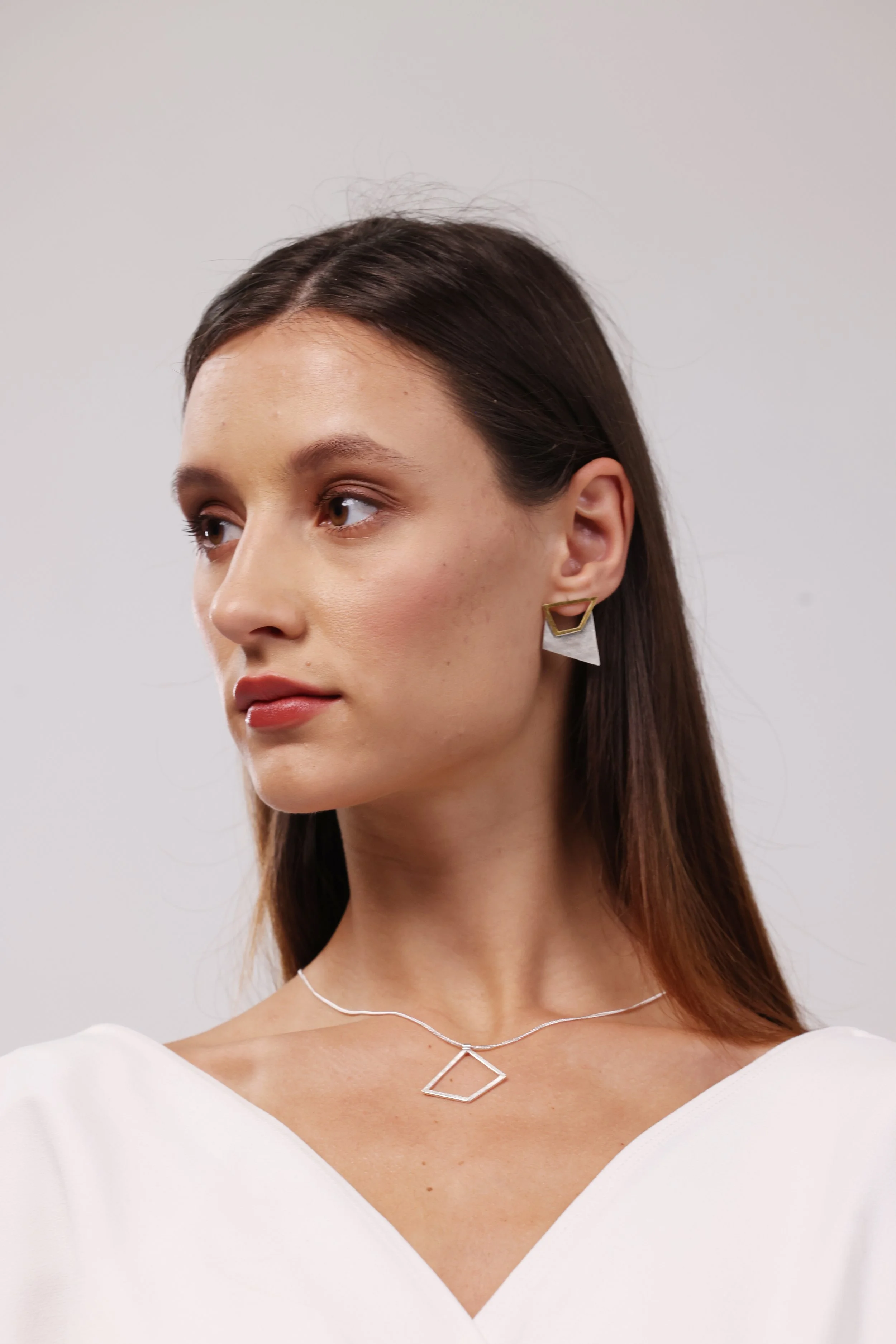 Geometric Statement Stud