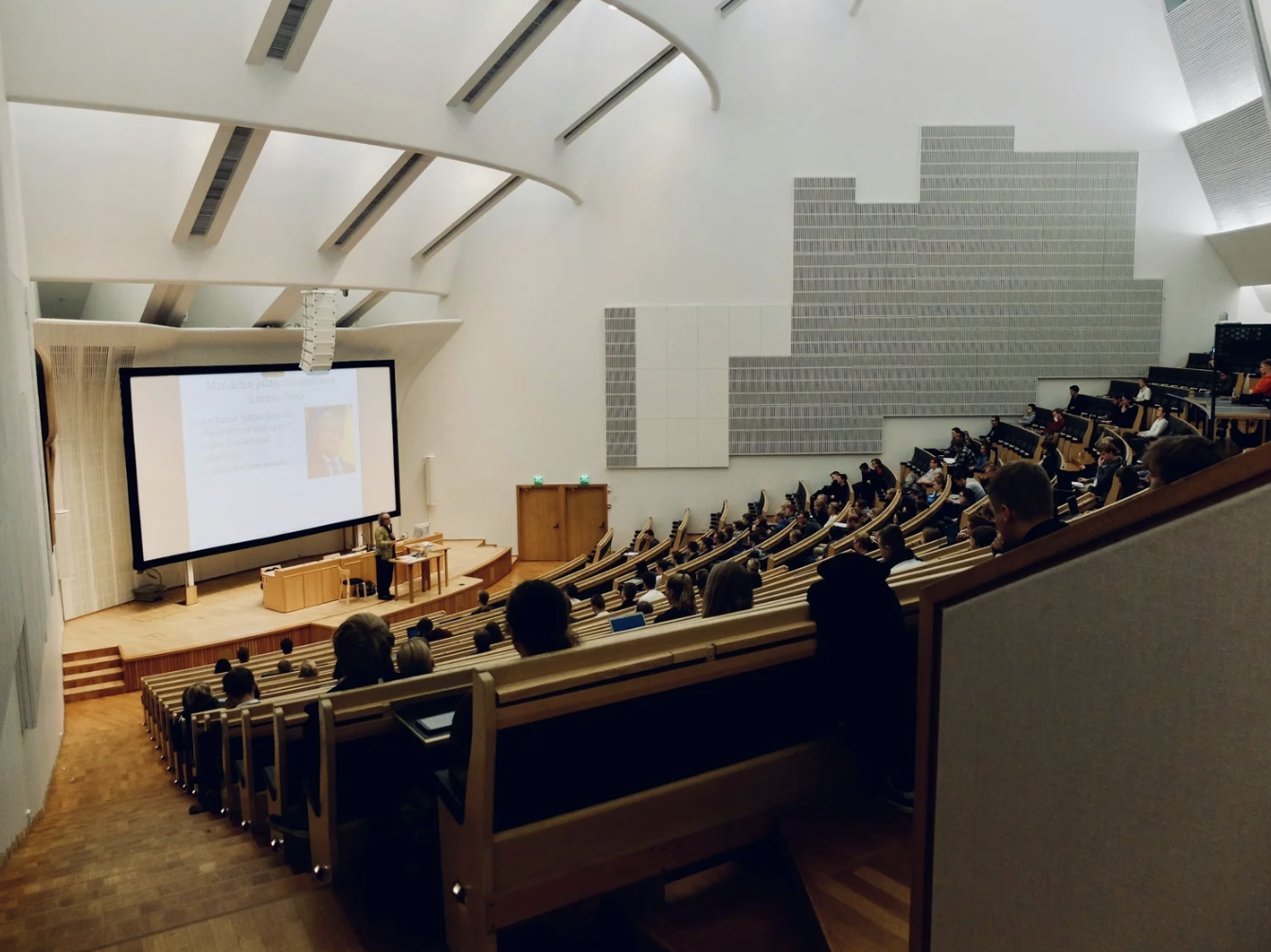 Avantages et Inconvénients de la Publicité dans les Campus Universitaires