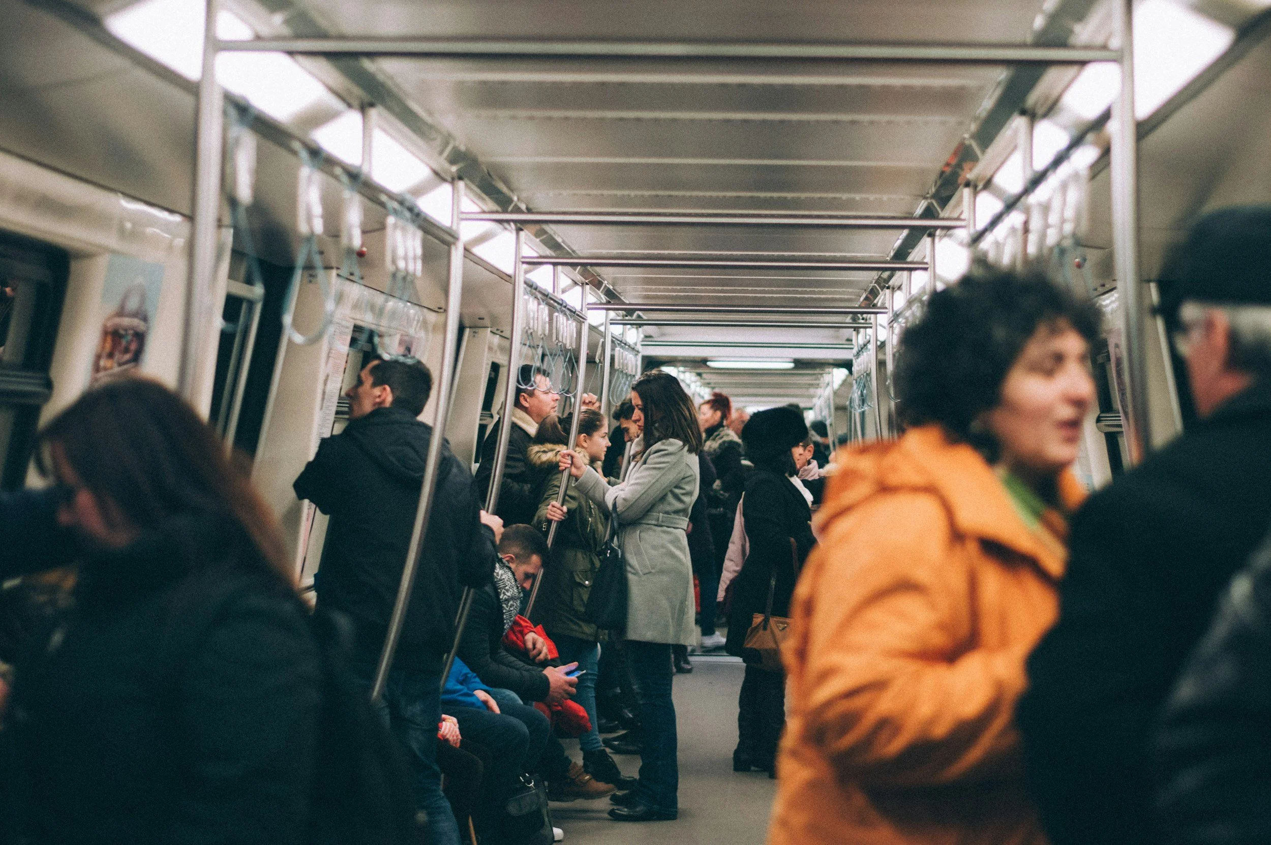 Comment toucher les actifs pendant leurs trajets domicile-travail?