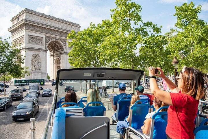 Activation et échantillonnage à bord du bus touristique