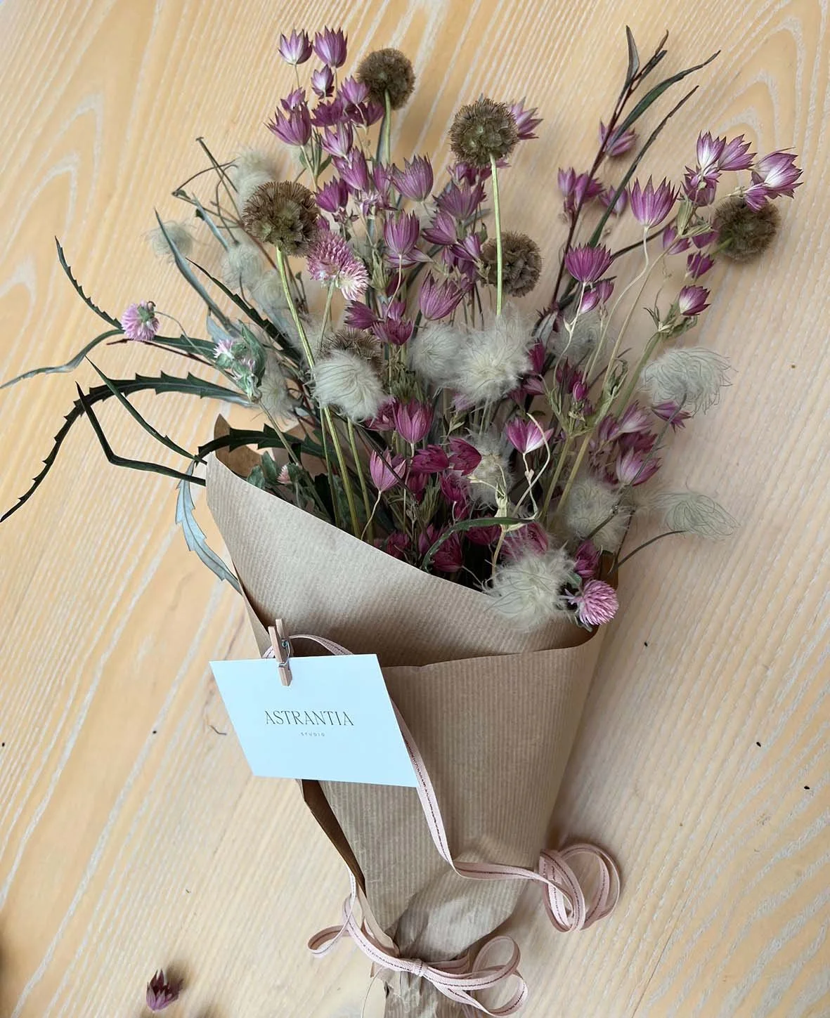astrantia-studio-flower-bouquet-dried-posy.jpeg