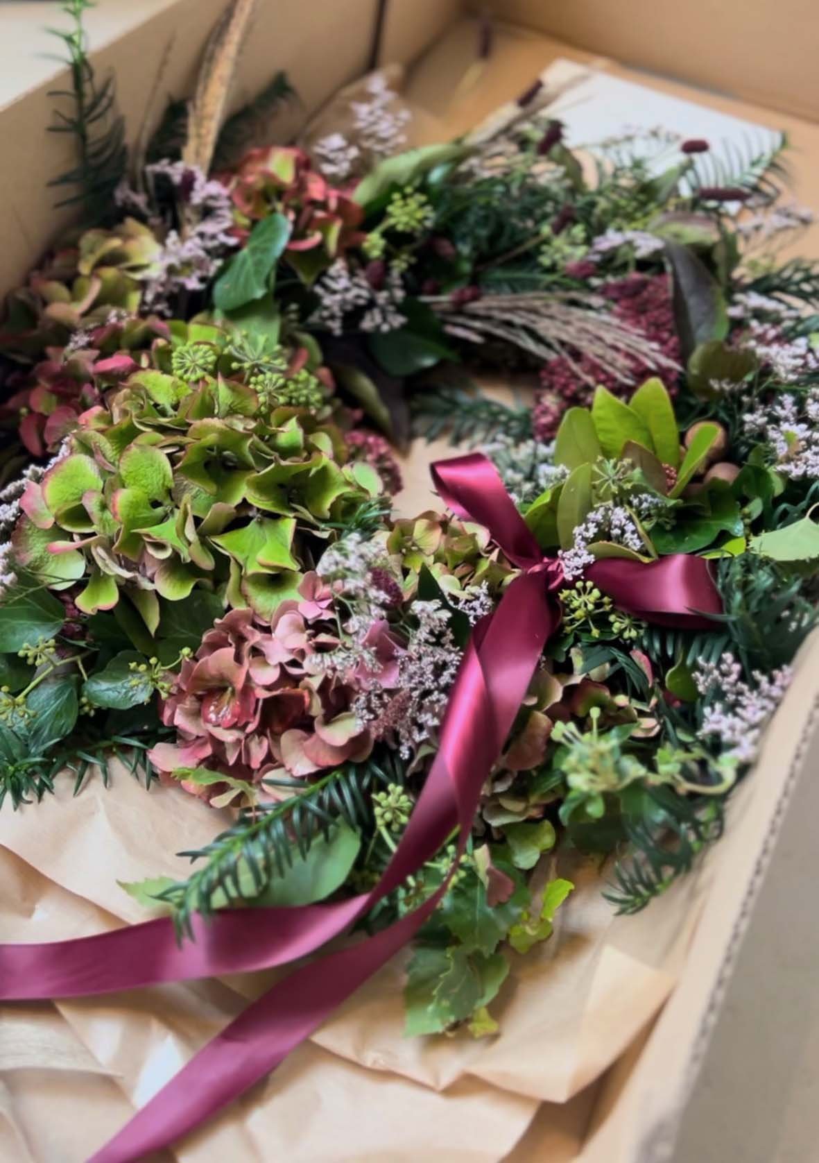 astrantia-studio-flower-wreath-box-02.jpeg