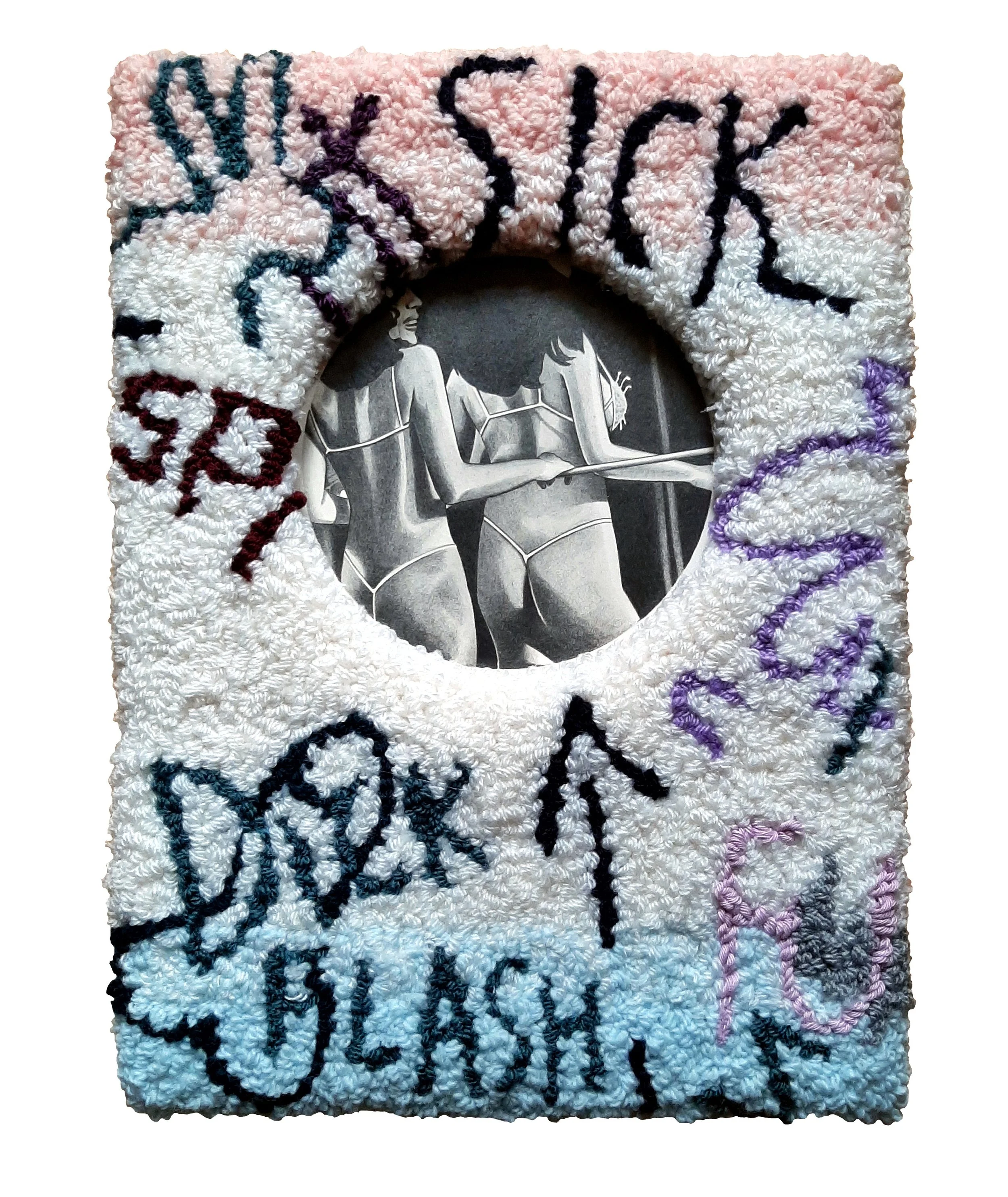 Girls // Tufted wallhanging and pencil drawing // 37 x 28 cm // 2023