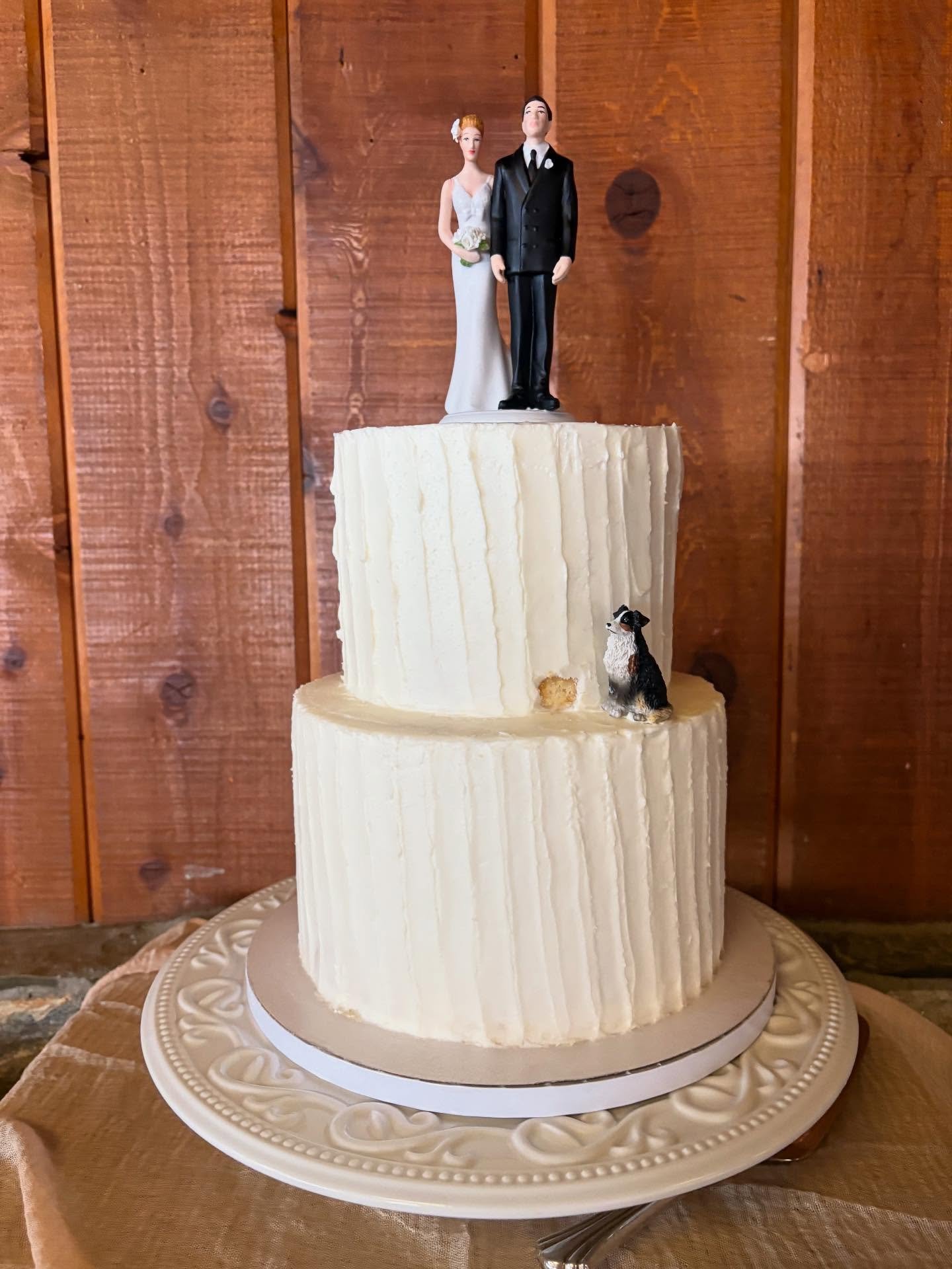 Wedding highlights✨

Whether you&rsquo;re looking for a personal cake or a full blown dessert table, the options are endless!

Celebrate your special day, a special way with Julia Eve Baking🌷