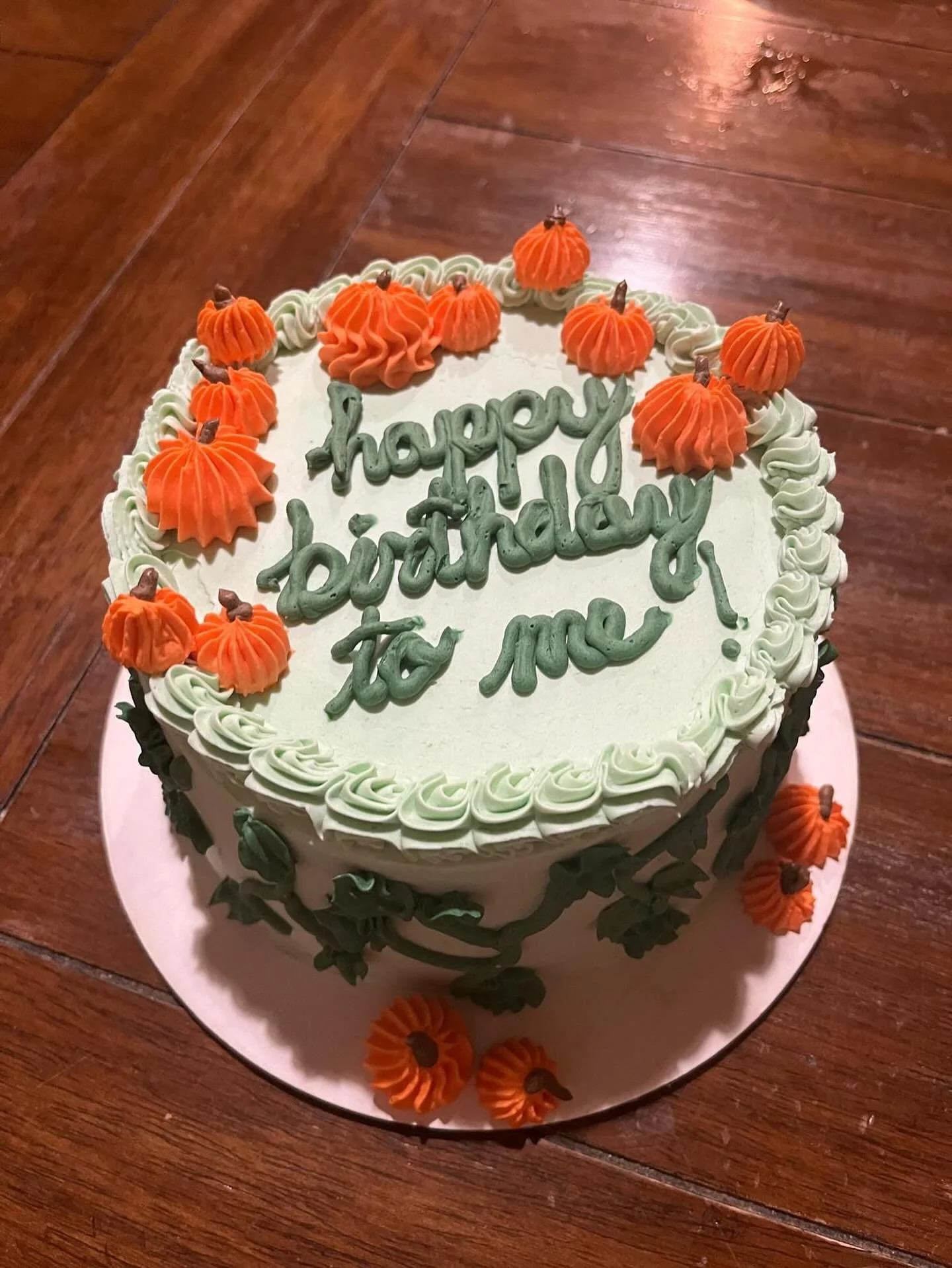 Throwback to the fall birthday cake I made myself a few years ago because tis the season!🍂☕️
