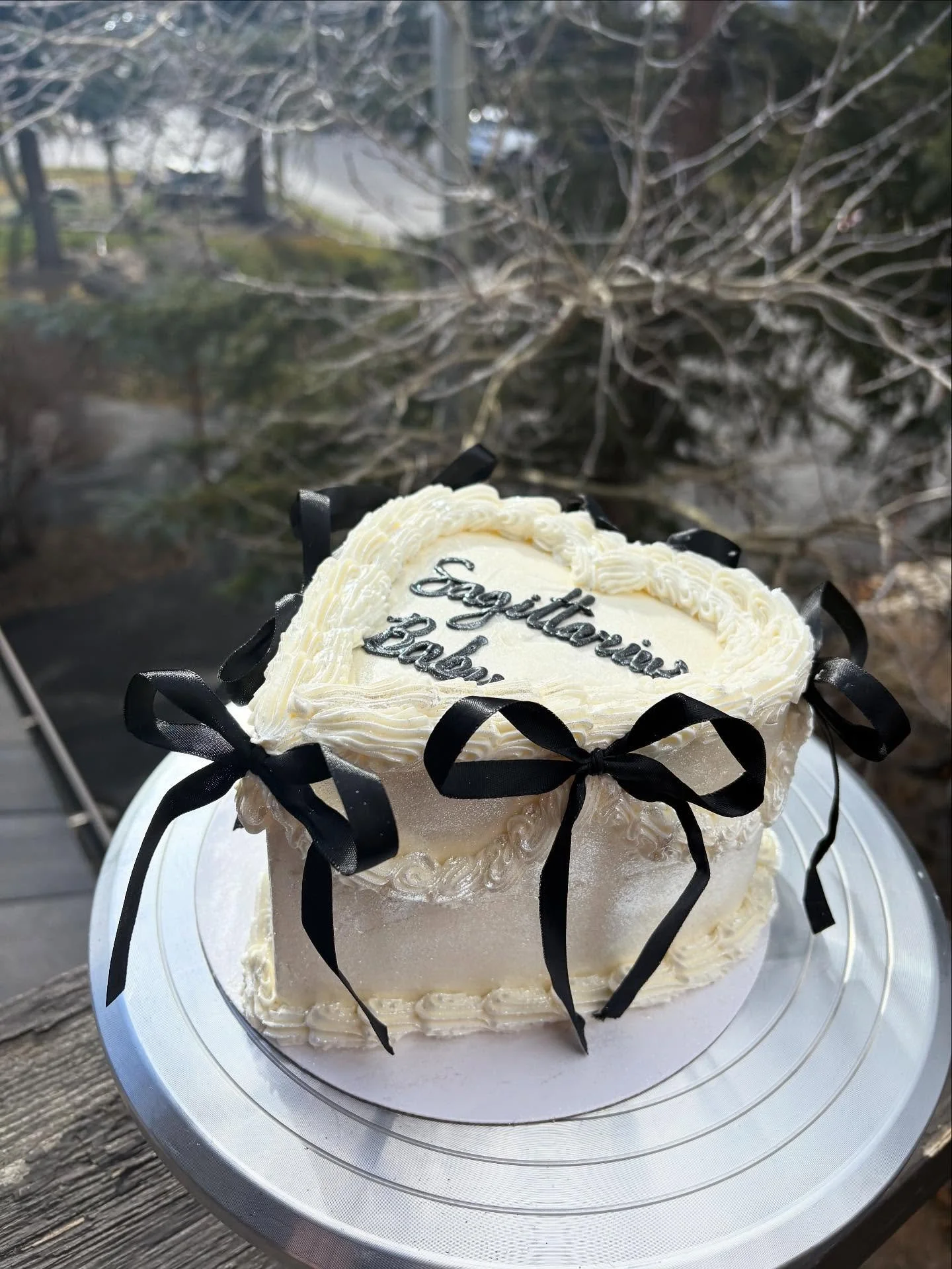 &ldquo;Sagittarius Baby&rdquo; vintage heart cake🫶🏻✨