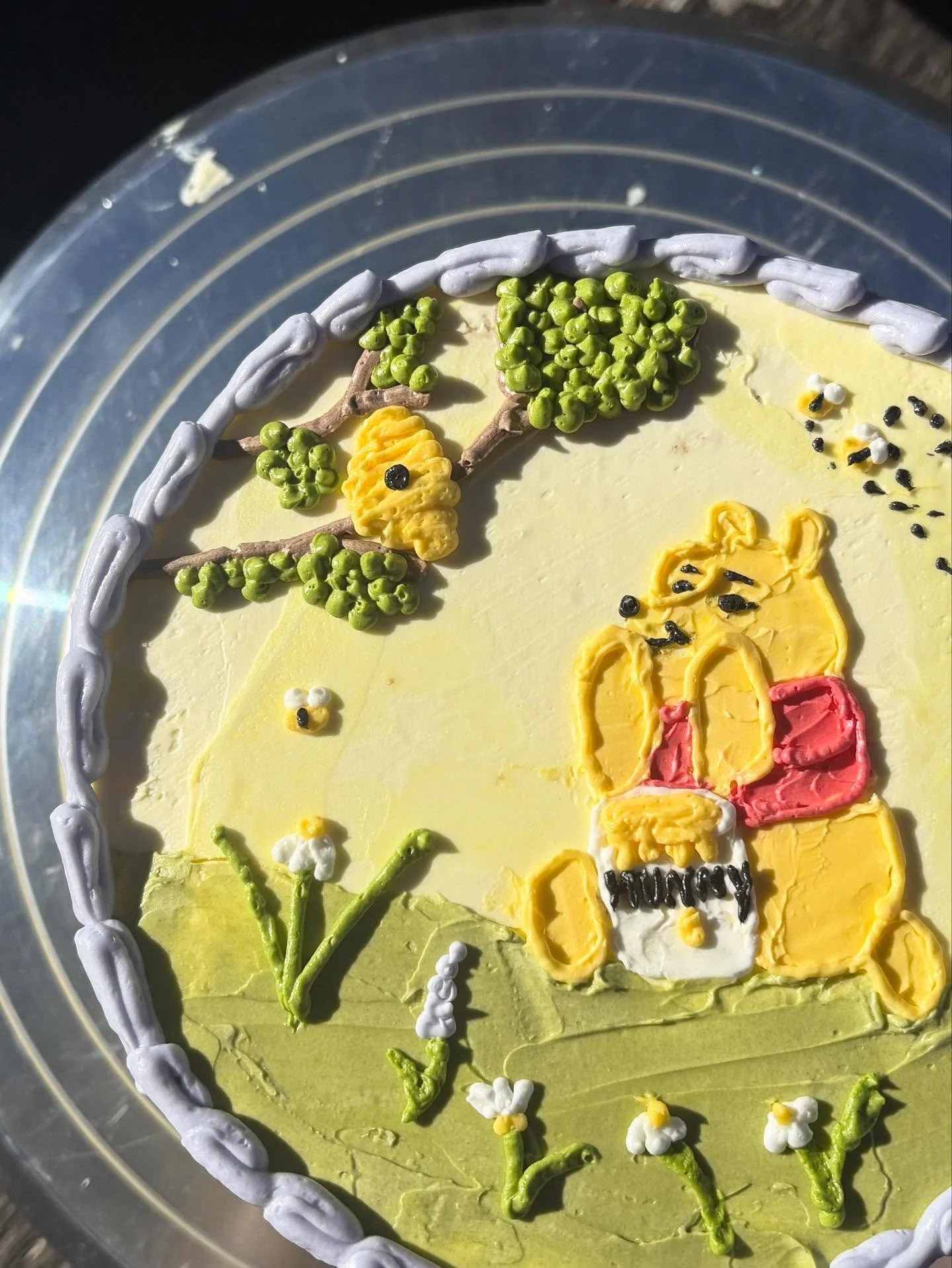 Winnie the Pooh baby shower cake!🍼🌷