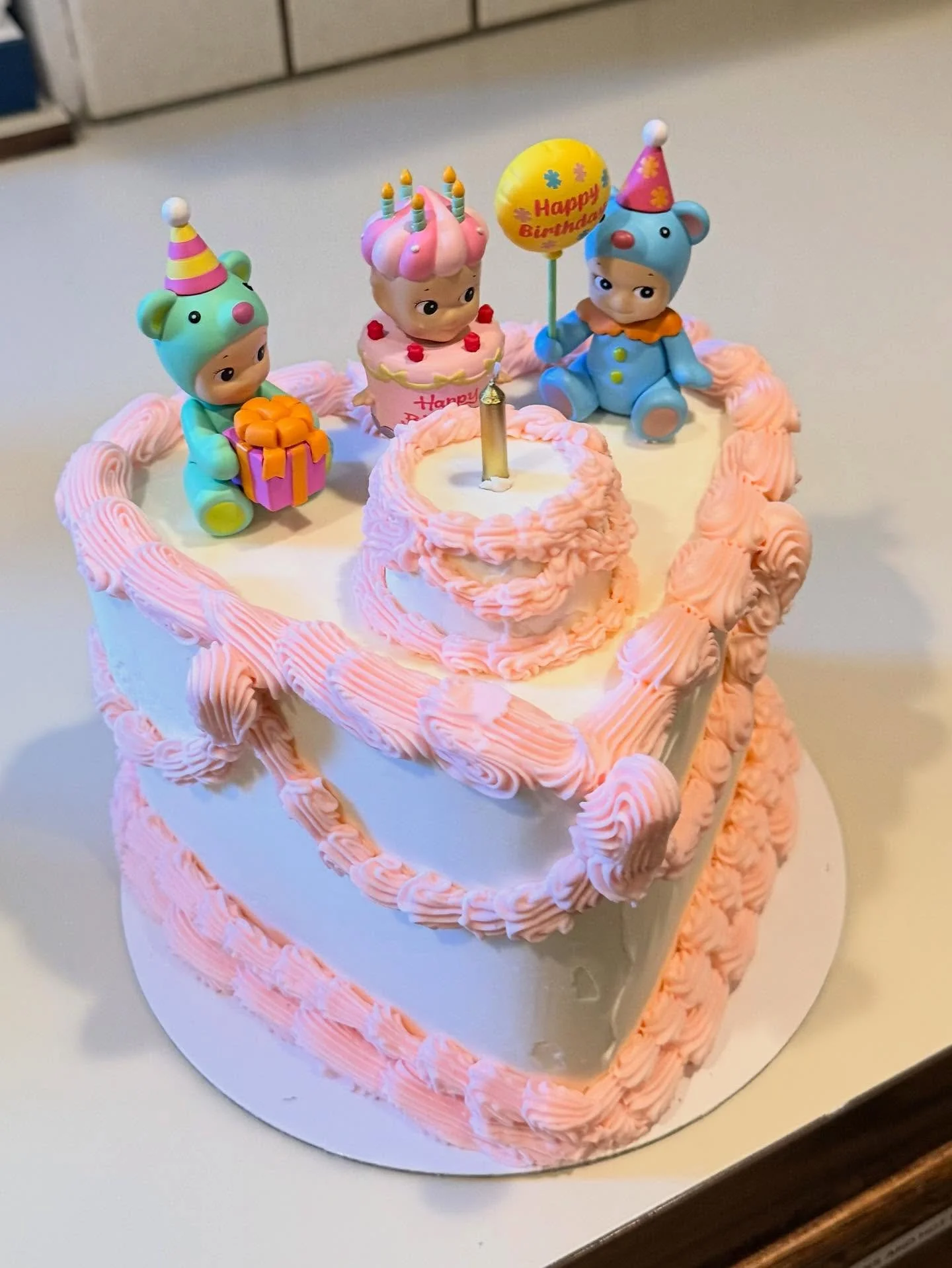 February recap💌

I love being able to bring variety to my cake designs and February let me do exactly that! From birthdays to engagements, my customer&rsquo;s requests push me to create new, fun, interesting designs✨

Order your own custom cake at J