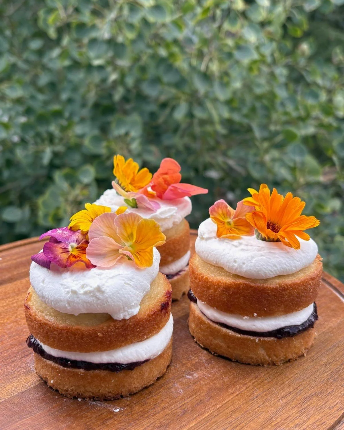 Spring calls for floral cakes, pastel palettes, &amp; and sweet seasonal designs 🌷🍰

✣  Order your spring celebration cake at JuliaEveBaking.com