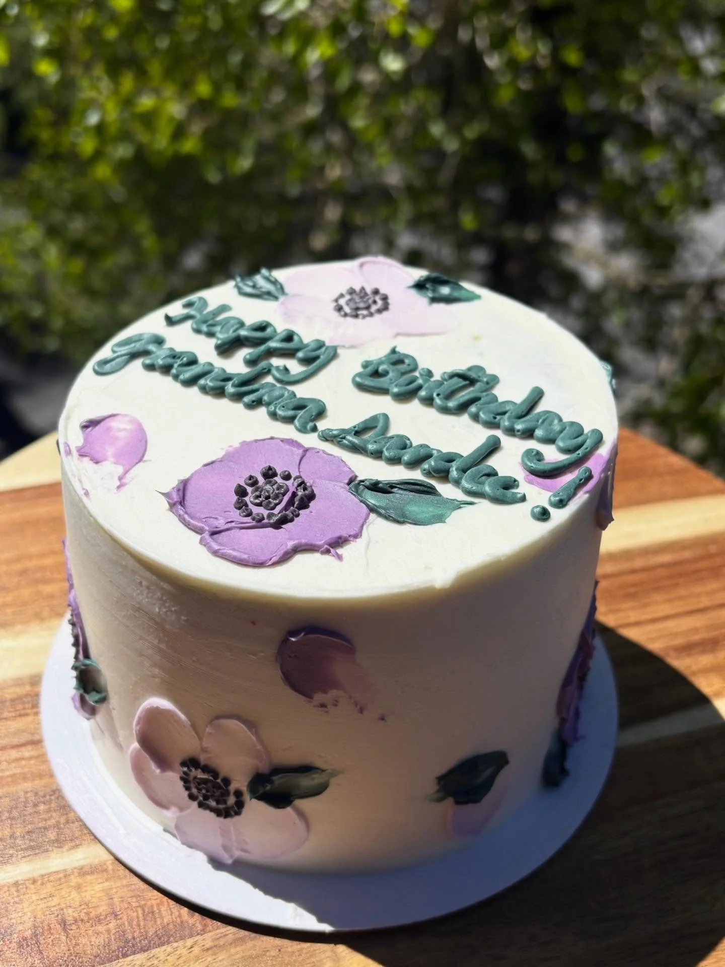 Happy Earth Day from Julia Eve Baking!🧚🌱

Included are a few of my favorite nature inspired cakes with some pictures i&rsquo;ve taken of our beautiful home🌎🌲

Forever grateful to be able to create in the most magical place on earth✨