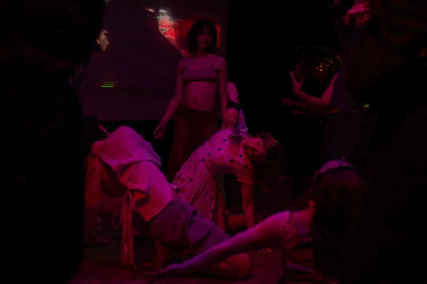 Shifting Shapes Live captured by @jeffreychoy.art 

a dream come true 

with @clh.moves @fi.caspia @ghostandjohn @dear_annie_arts @zdscomposer @shakiradrums @theia_maldoom @billygigurtsis 

projections by @_camreal 
artworks by @aarancyan @anomeli__ 