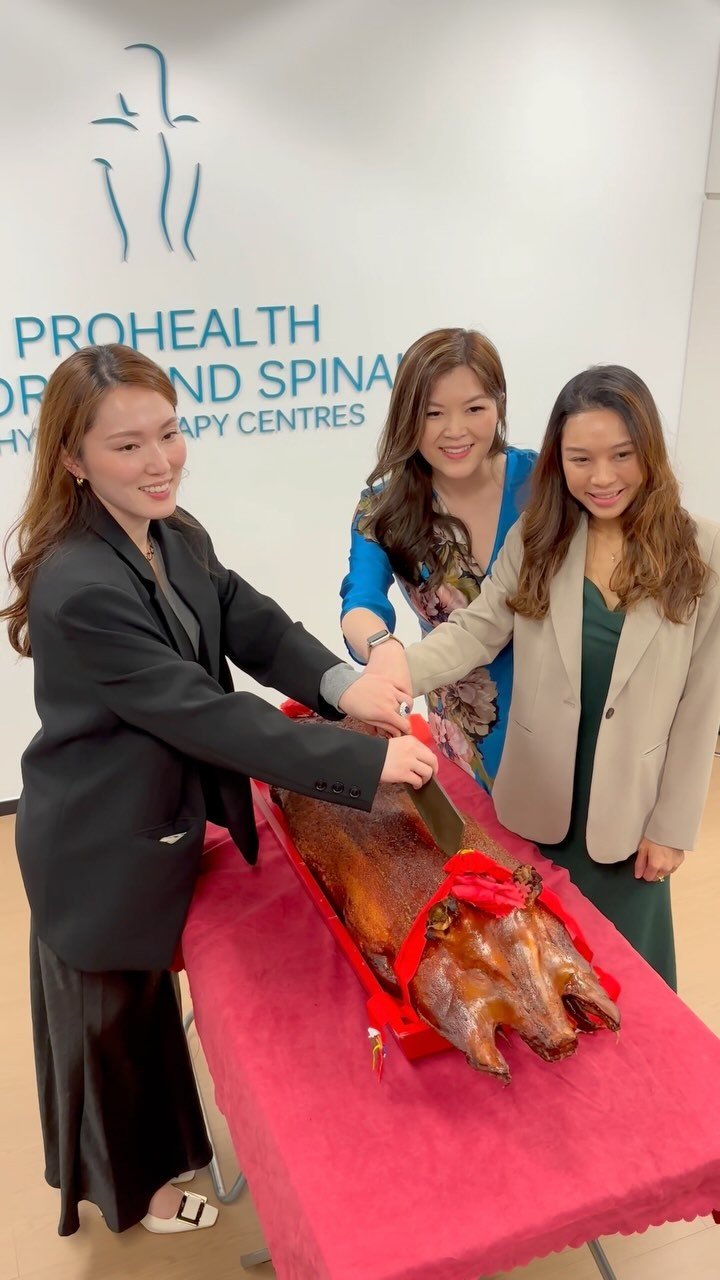 GRAND OPENING 🌺 🎉
What an amazing night at the grand opening of our new Taikoo Place clinic. We had 100 guests and fun packed evening, especially enjoyed cutting the pig for good luck.
We can’t wait to see our clinic blossom and help many