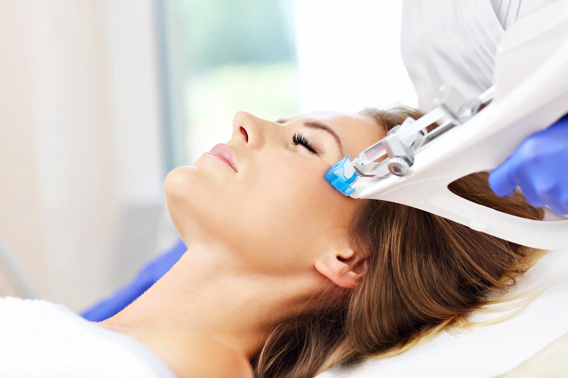 Mesotherapie mit Hyaluron, Vitaminen &amp; Antioxidanzien