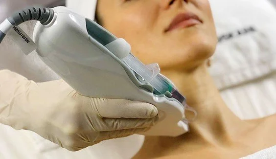 Mesojectgun (nadelfreie Mesotherapie)