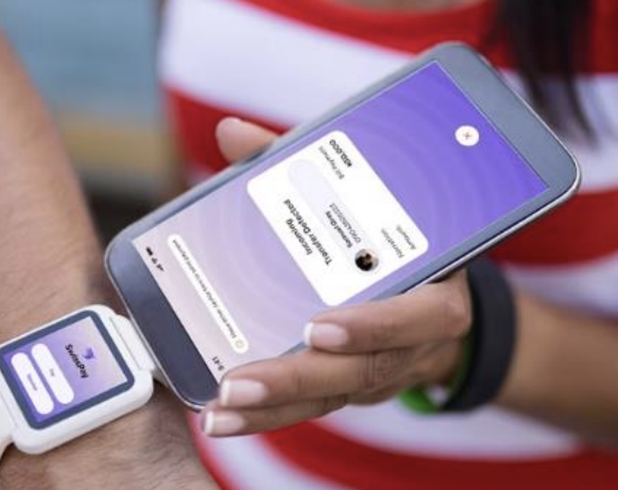 Swisspay app on watch and phone