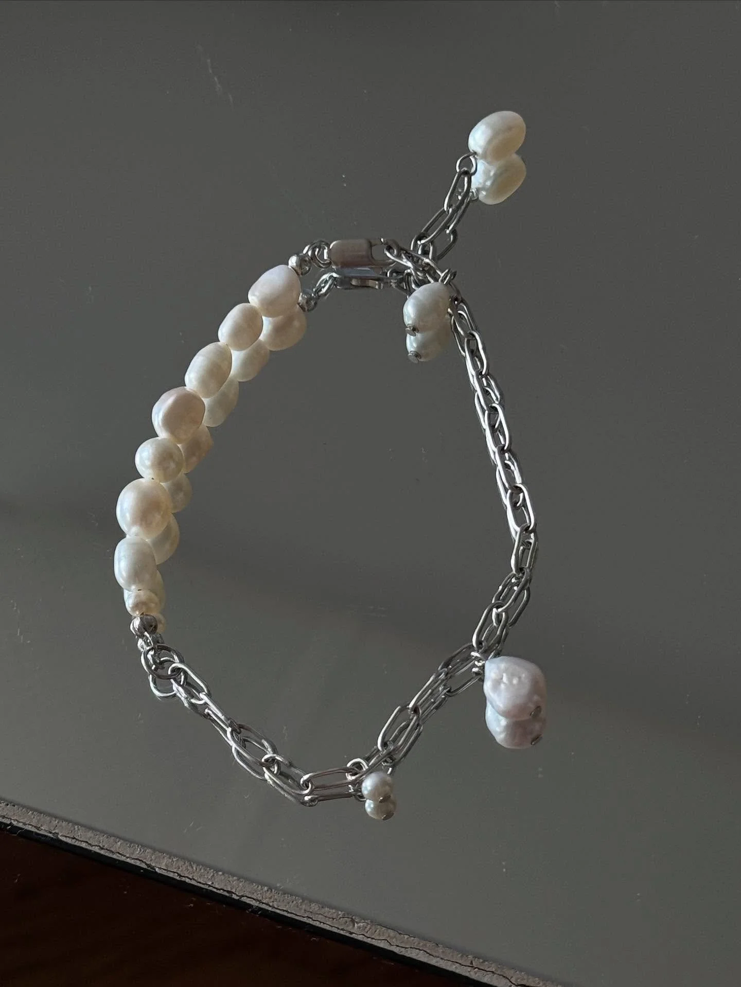 Custom bracelet with pearls and silver