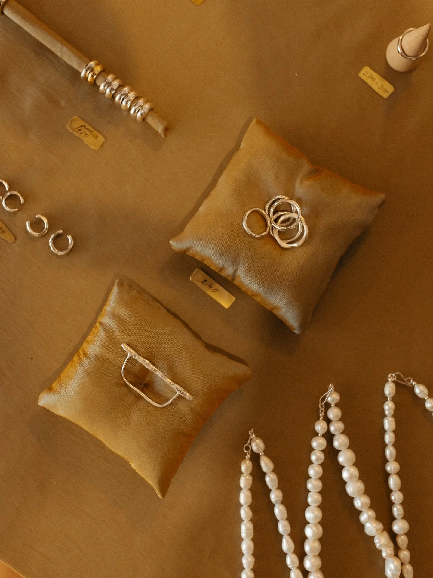 You can still catch us today at the Weekend Christmas Market, December 13-14, on the first floor at @commonhouse.bucharest alongside many beautiful local businesses.

We&rsquo;re waiting for you with lots of love until 6 PM ✨🎄

📷 @nadyaglo.photogra