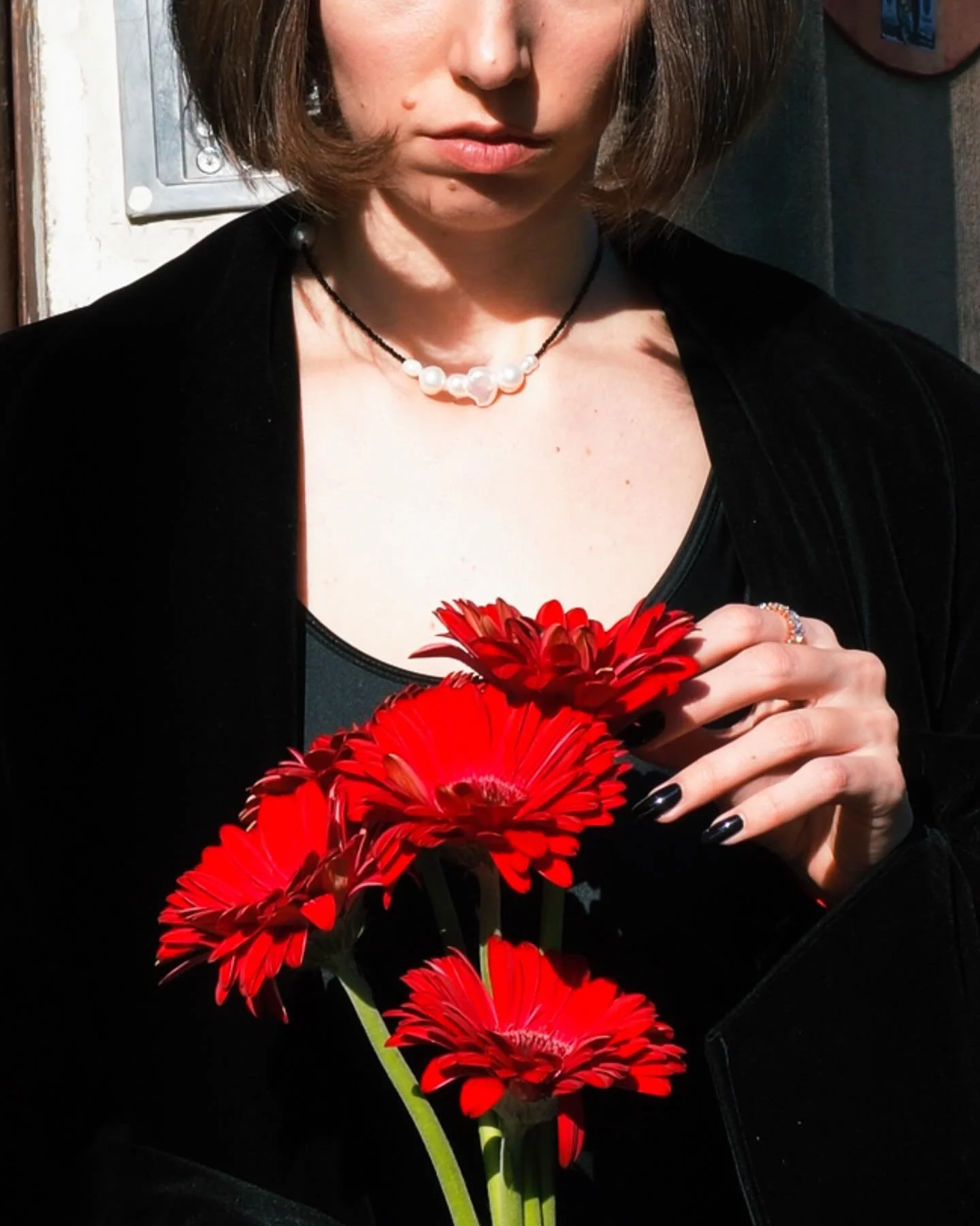 Alice - wearing a GONIA neckless in black spinel &amp; pearls 

@aliceisfromwonderland