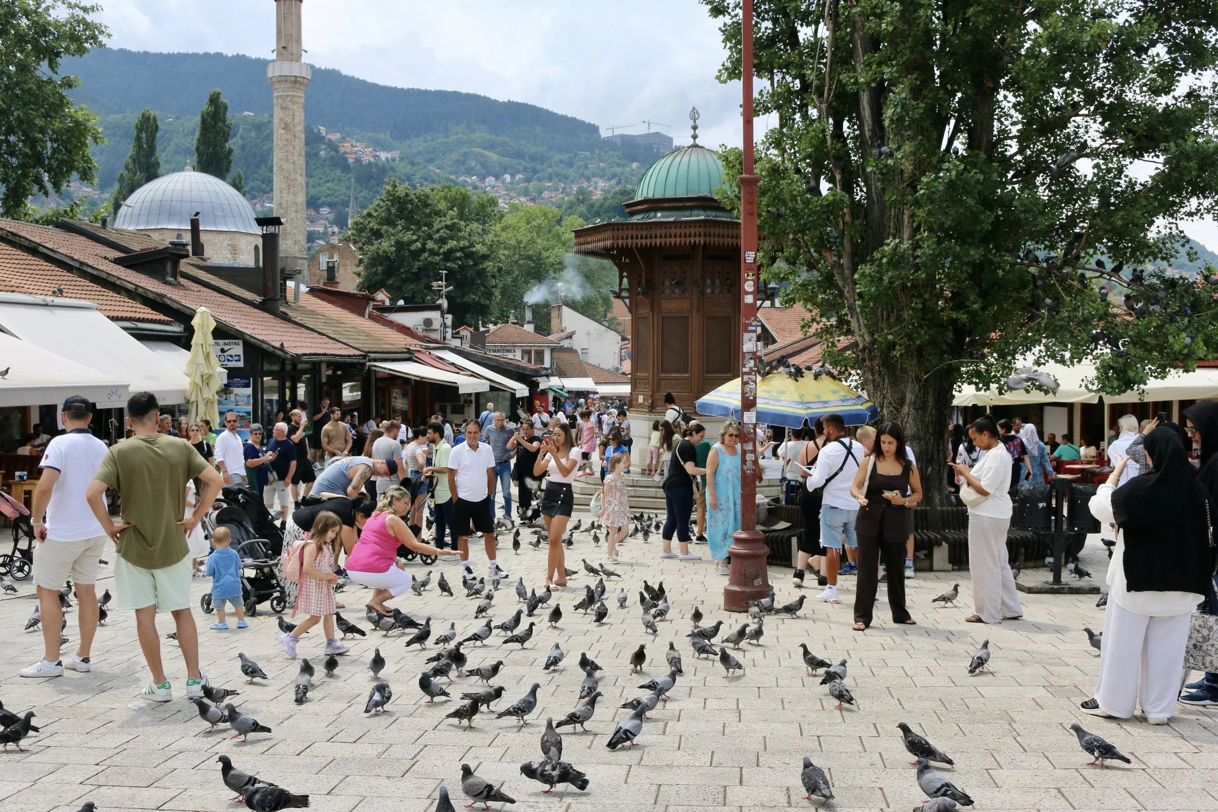 Bascarsija- pigeon square sarajevo.JPG
