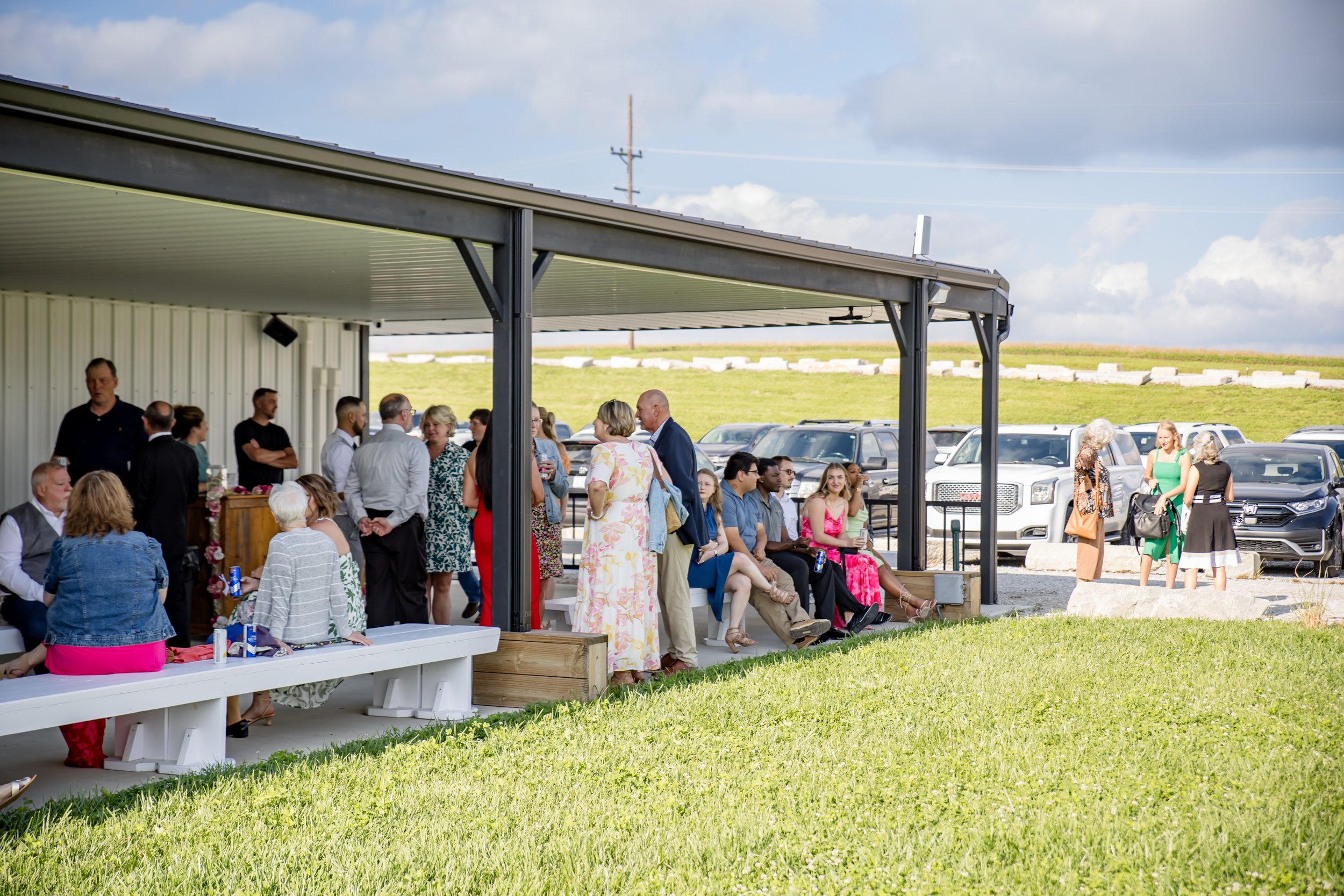 Wedding venues near Cameron MO with outdoor ceremony space