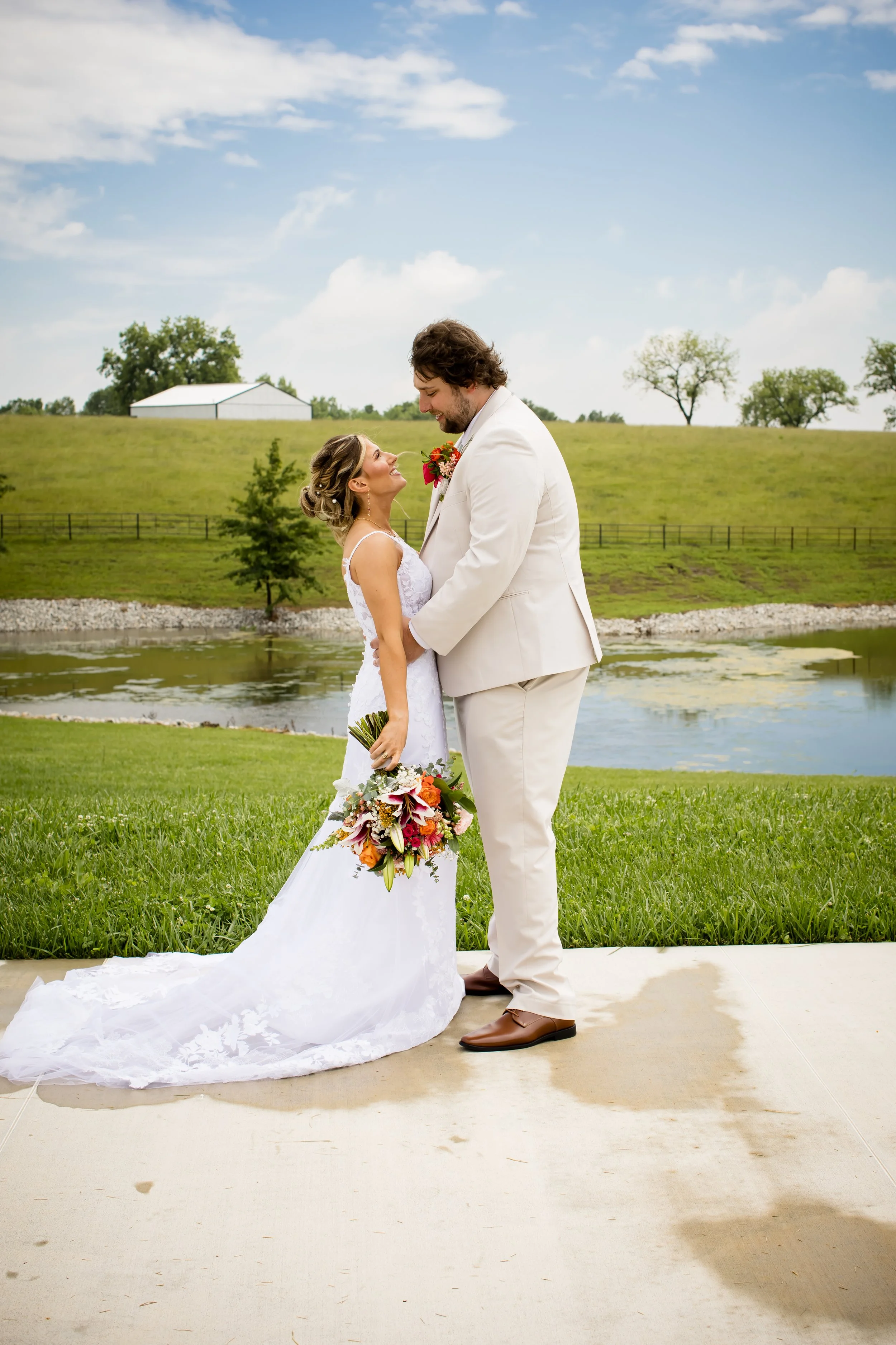 Wedding venues near Cameron MO with outdoor ceremony space