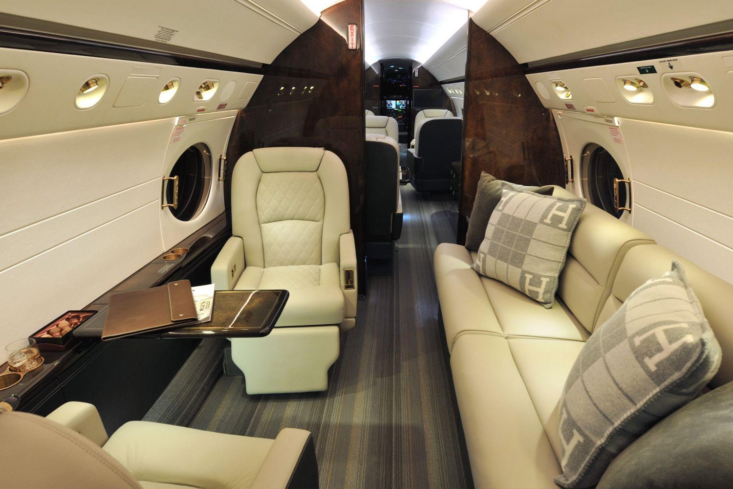 PrivateJetPhotoshoots-LongIsland-NewYork4.jpg